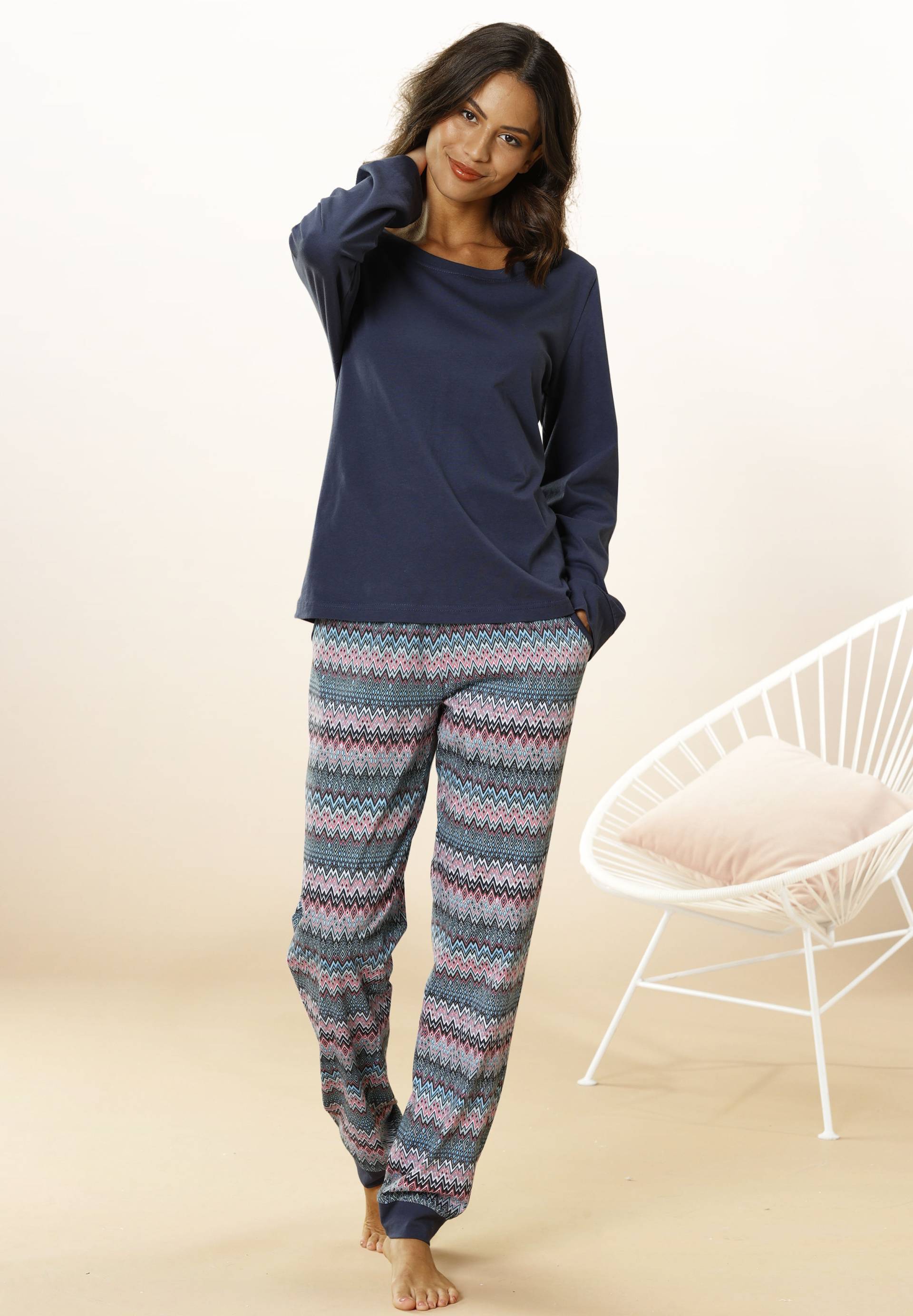 Vivance Dreams Pyjama, (2 tlg.), mit buntem Zick-Zack-Muster von Vivance Dreams