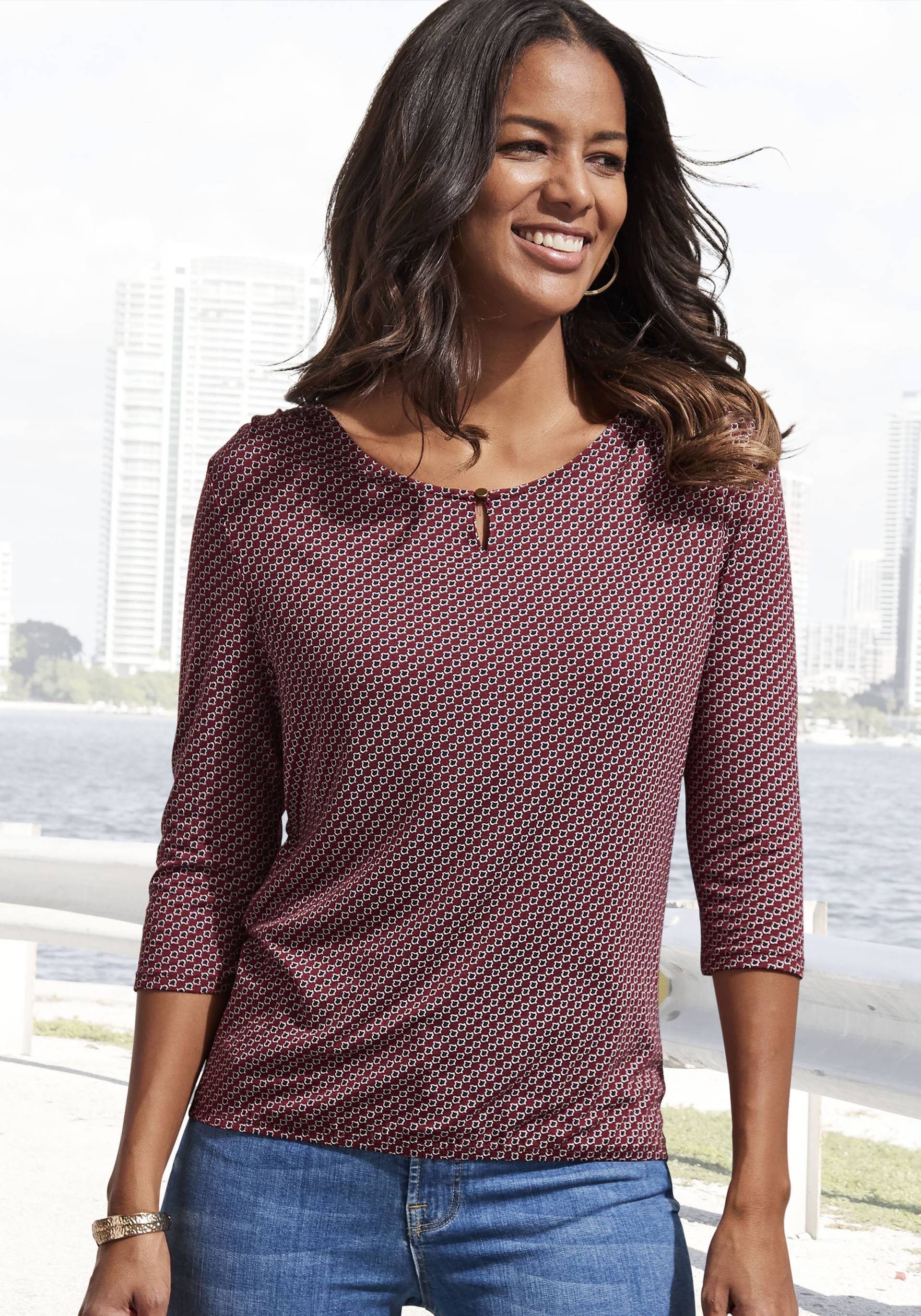 Vivance Rundhalsshirt »mit goldfarbenem Zierknopf am Ausschnitt«, aus weichem Viskose-Stretch Vivance Rundhalsshirt »mit goldfarbenem Zierknopf am Ausschnitt«, aus weichem Viskose-Stretch von Vivance
