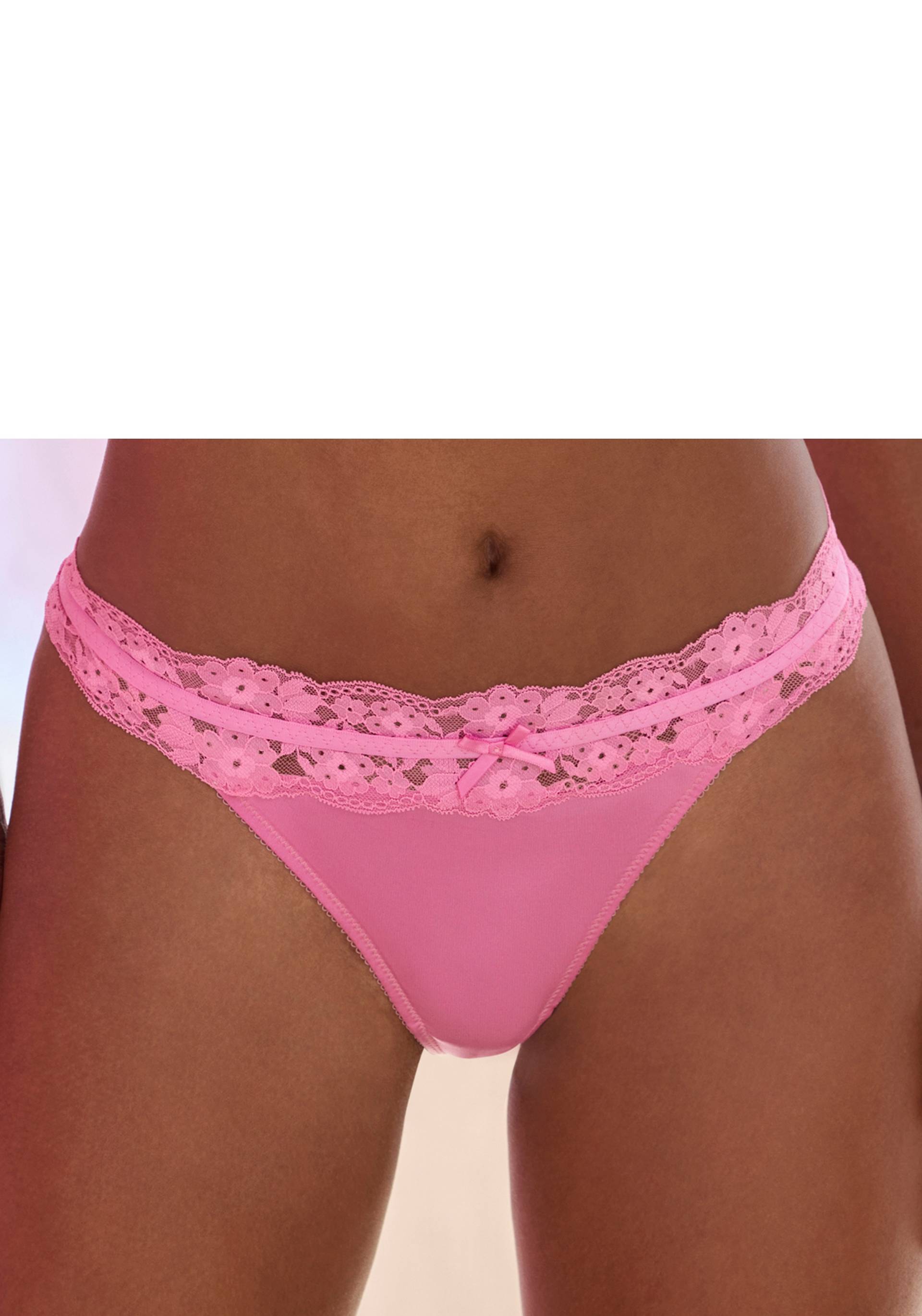 Vivance String, mit blumiger Spitze rundherum am Bund Vivance String, mit blumiger Spitze rundherum am Bund von Vivance