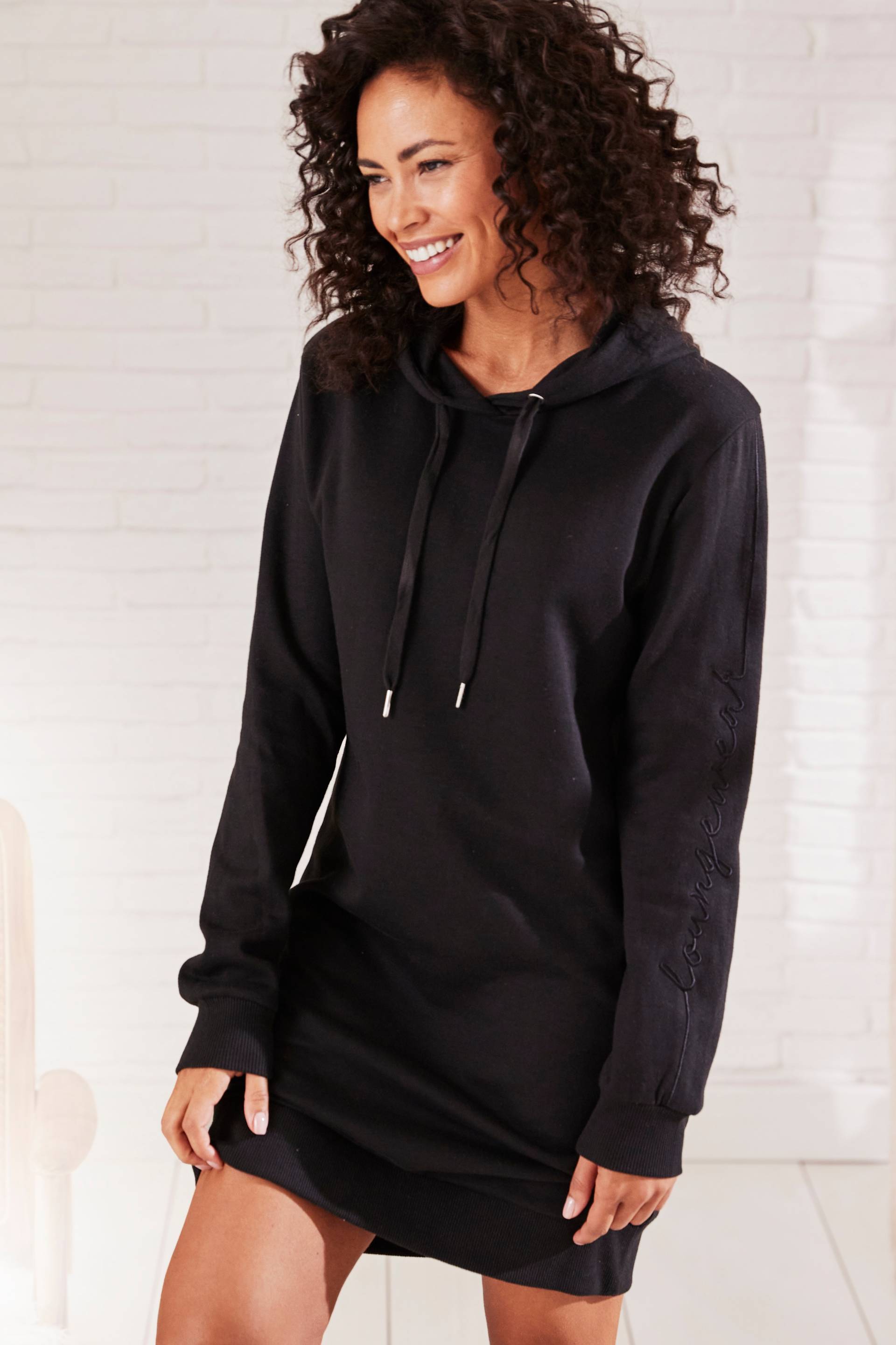 Vivance Sweatkleid, mit Loungewear Stickerei, Loungekleid Vivance Sweatkleid, mit Loungewear Stickerei, Loungekleid von Vivance