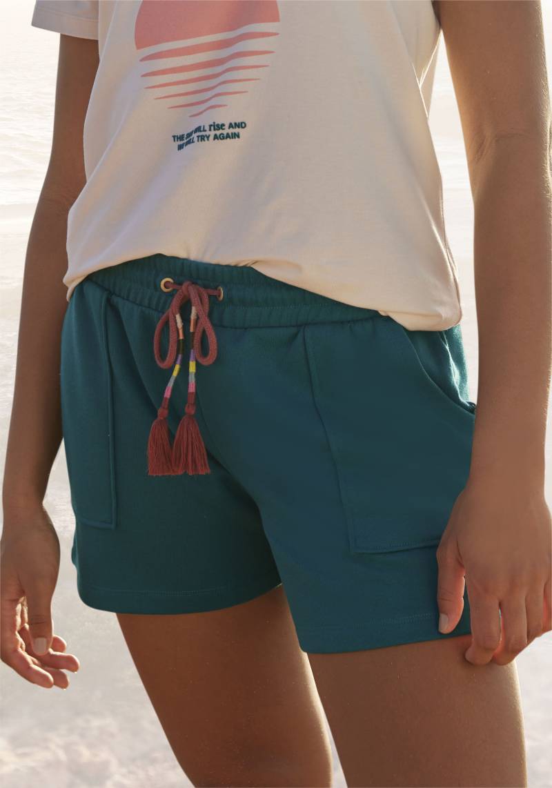 Vivance Sweatshorts »-Kurze Hose«, mit aufgesetzten Taschen und Kontrastkordel, Loungewear von Vivance