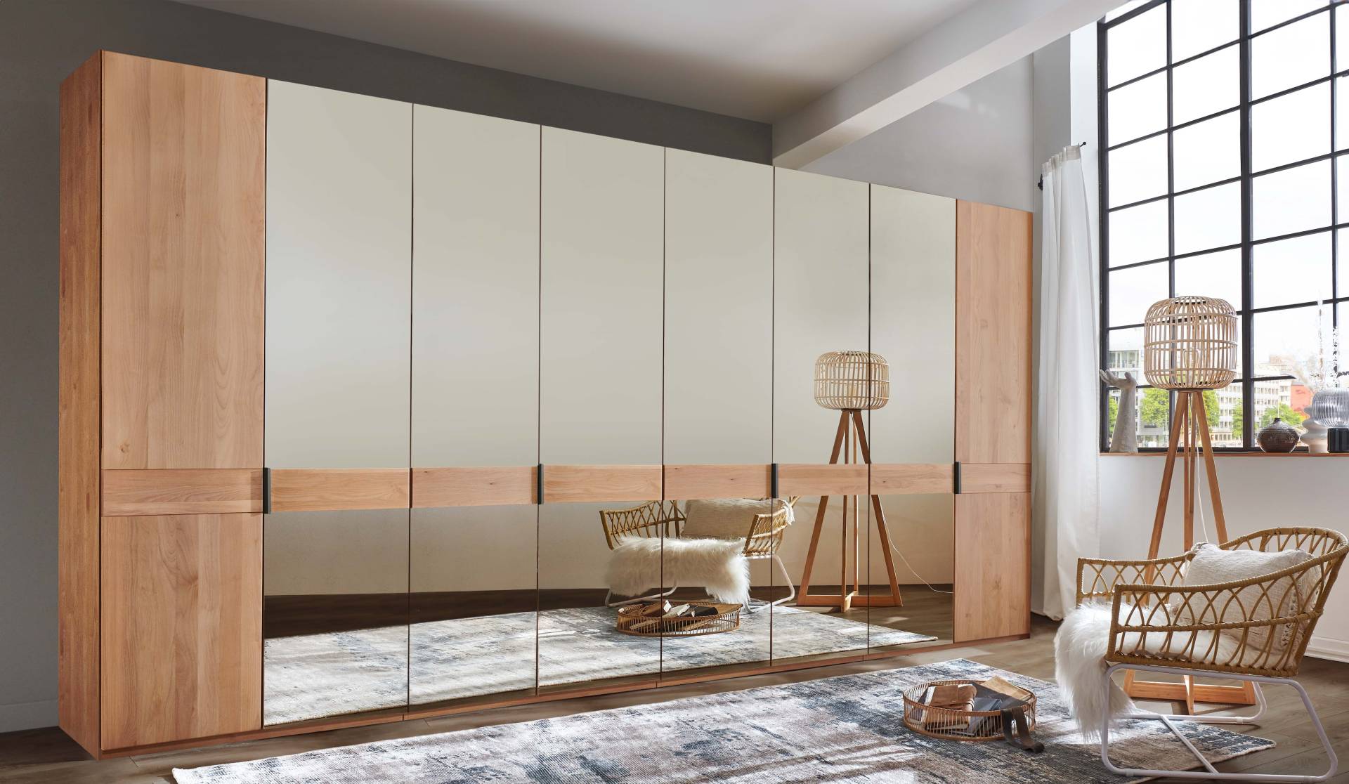 WIEMANN Drehtürenschrank »Cardiff, Massivholztüren in Kombination mit Glas- oder Spiegeltüren«, (4 Breiten, 2 Höhen 216/236cm auswählbar), hochwertiges Design in langlebiger Qualität, viel Stauraum von WIEMANN