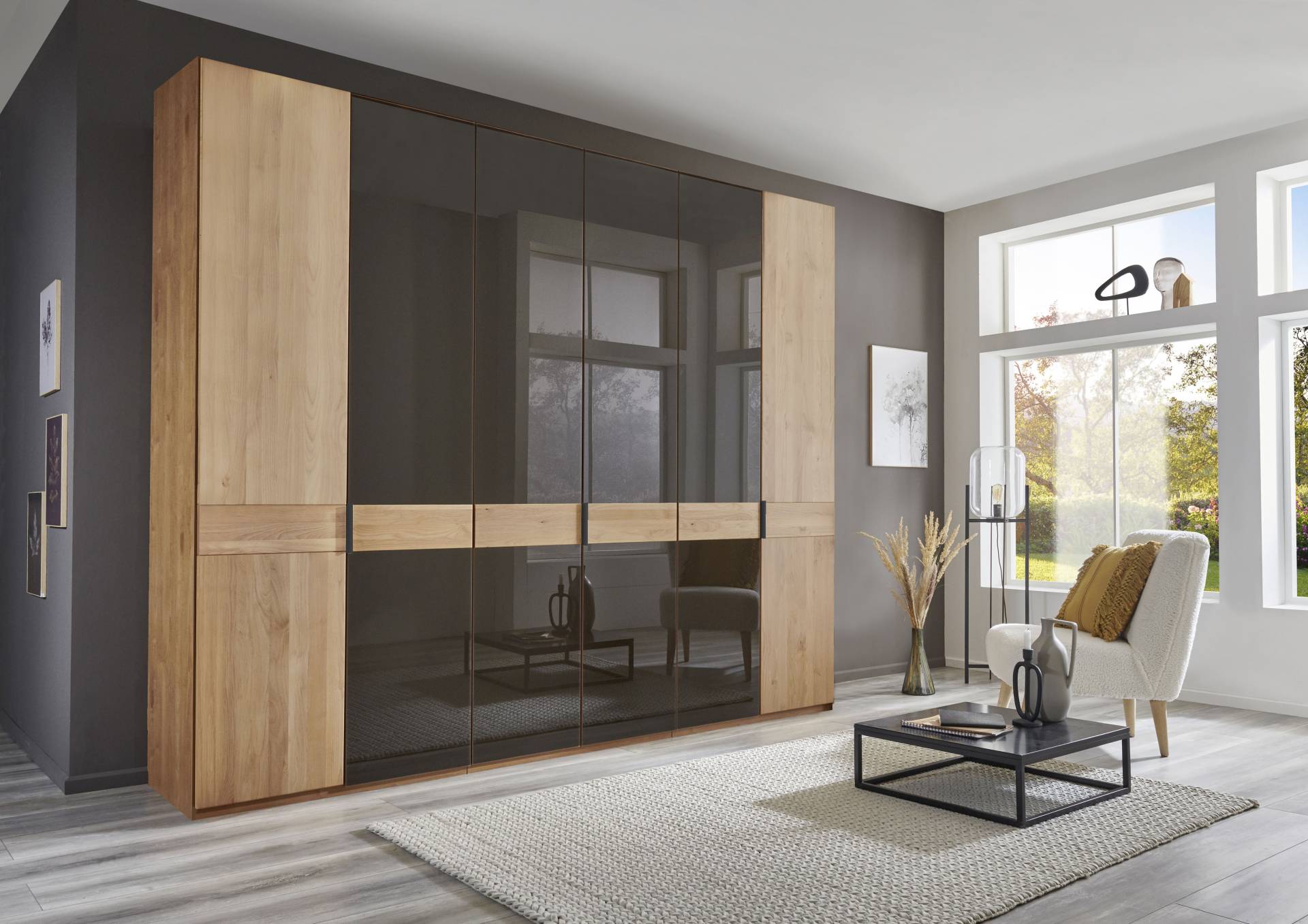 WIEMANN Drehtürenschrank »Cardiff, Massivholztüren in Kombination mit Glas- oder Spiegeltüren«, (4 Breiten, 2 Höhen 216/236cm auswählbar), hochwertiges Design in langlebiger Qualität, viel Stauraum von WIEMANN