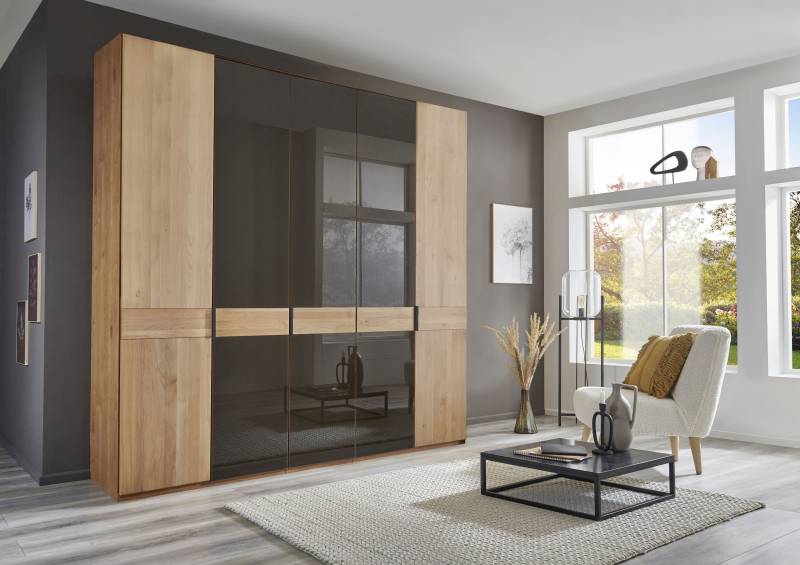 WIEMANN Drehtürenschrank »Cardiff, Massivholztüren in Kombination mit Glas- oder Spiegeltüren«, (4 Breiten, 2 Höhen 216/236cm auswählbar), hochwertiges Design in langlebiger Qualität, viel Stauraum von WIEMANN