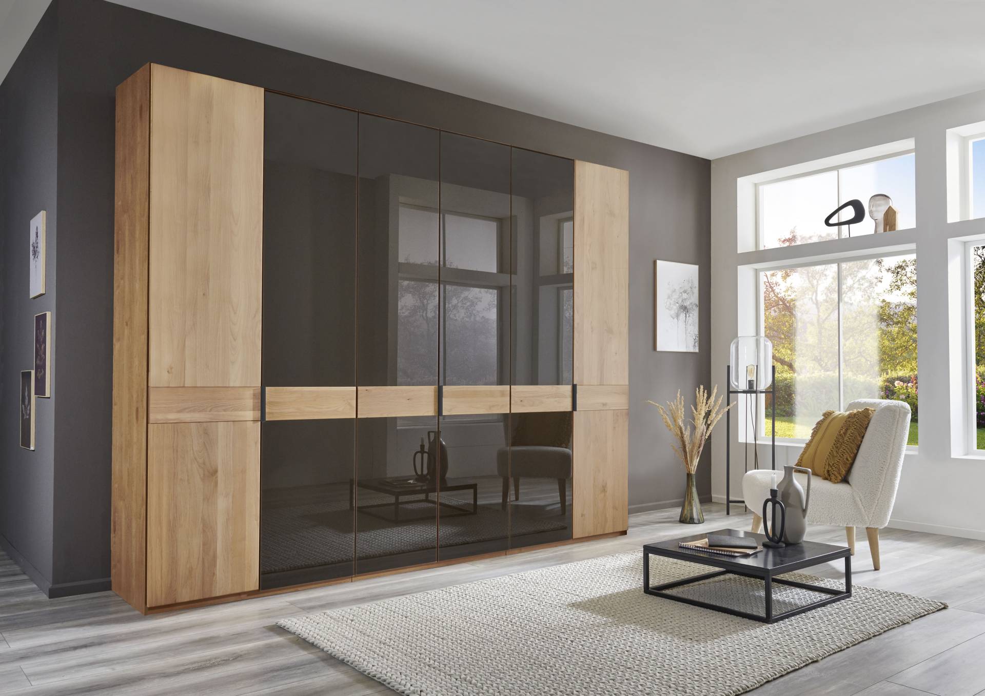 WIEMANN Drehtürenschrank »Cardiff, Massivholztüren in Kombination mit Glas- oder Spiegeltüren«, (4 Breiten, 2 Höhen 216/236cm auswählbar), hochwertiges Design in langlebiger Qualität, viel Stauraum von WIEMANN