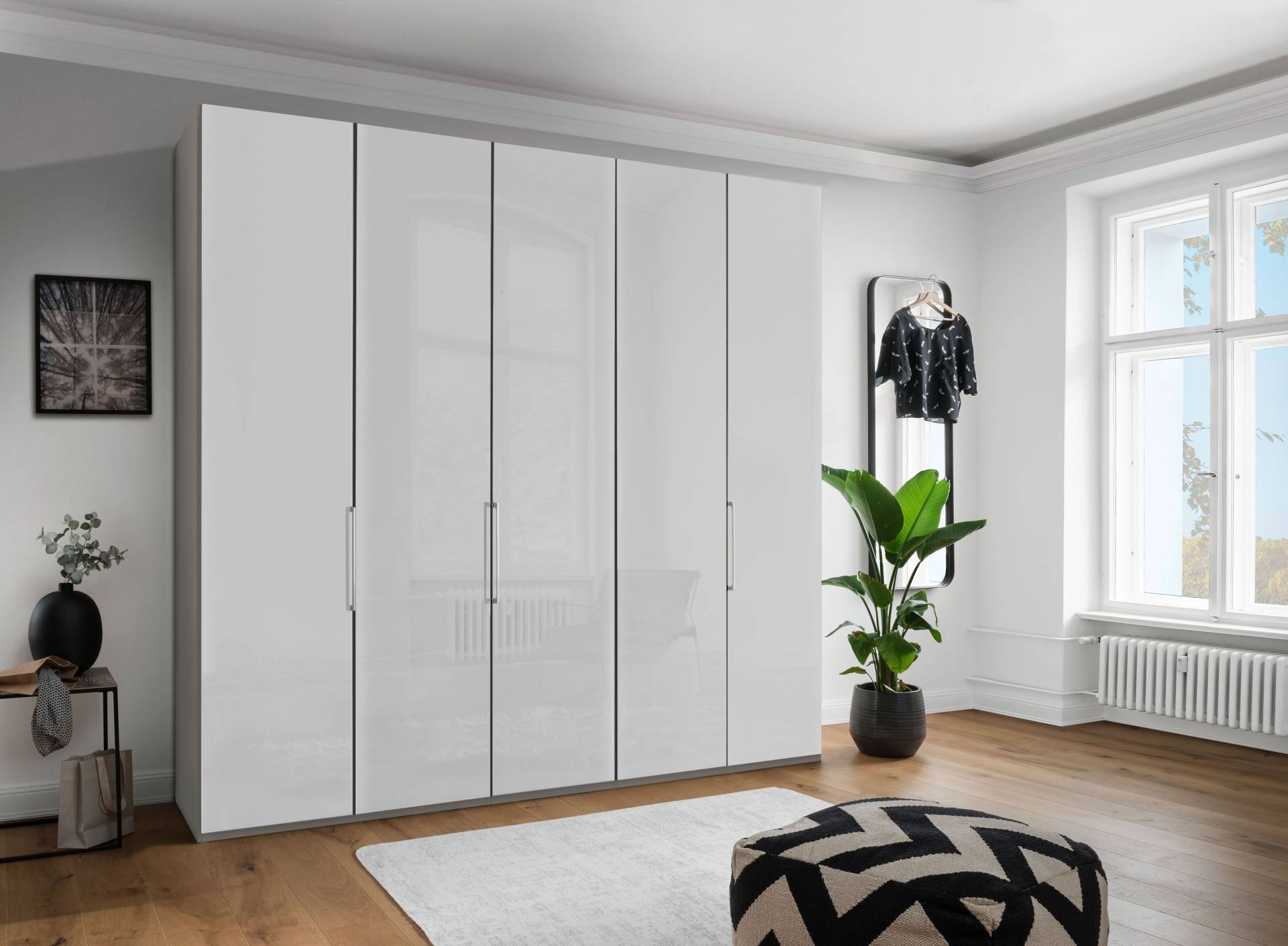 WIEMANN Drehtürenschrank »Monaco, Made in Germany, höhenverstellbare Inneneinteilung«, mit edler Glasfront und hochwertigen Beschläge inkl. Türdämpfung WIEMANN Drehtürenschrank »Monaco, Made in Germany, höhenverstellbare Inneneinteilung«, mit edler Glasfront und hochwertigen Beschläge inkl. Türdämpfung von WIEMANN