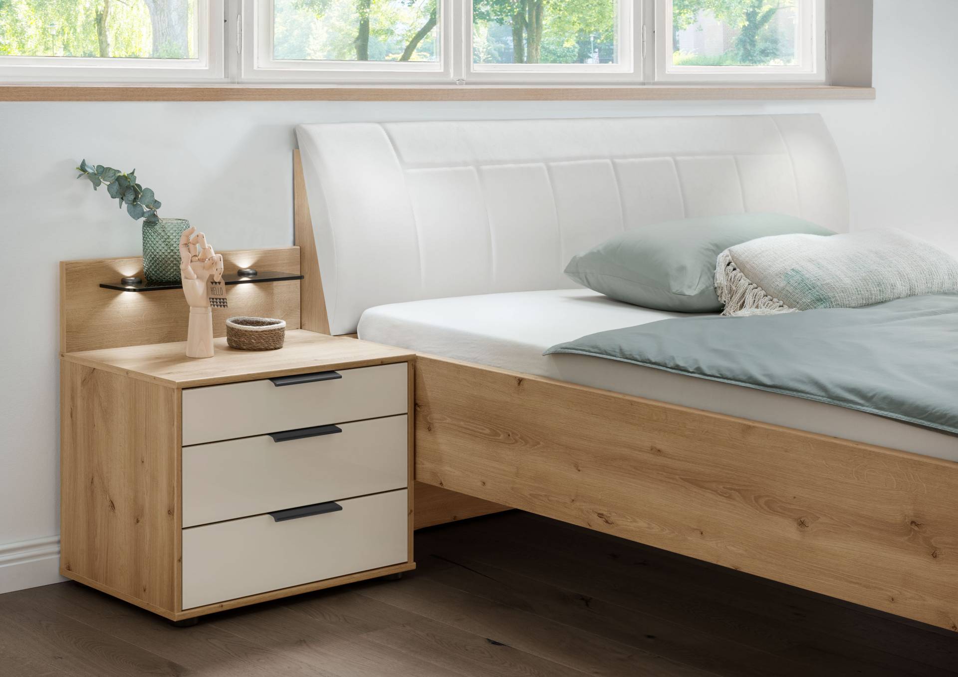 WIEMANN Nachtkonsole »Monaco, Made in Germany, in erstklassiger Qualität,«, mit widerstandsfähiger Glasfront, vormontiert WIEMANN Nachtkonsole »Monaco, Made in Germany, in erstklassiger Qualität,«, mit widerstandsfähiger Glasfront, vormontiert von WIEMANN