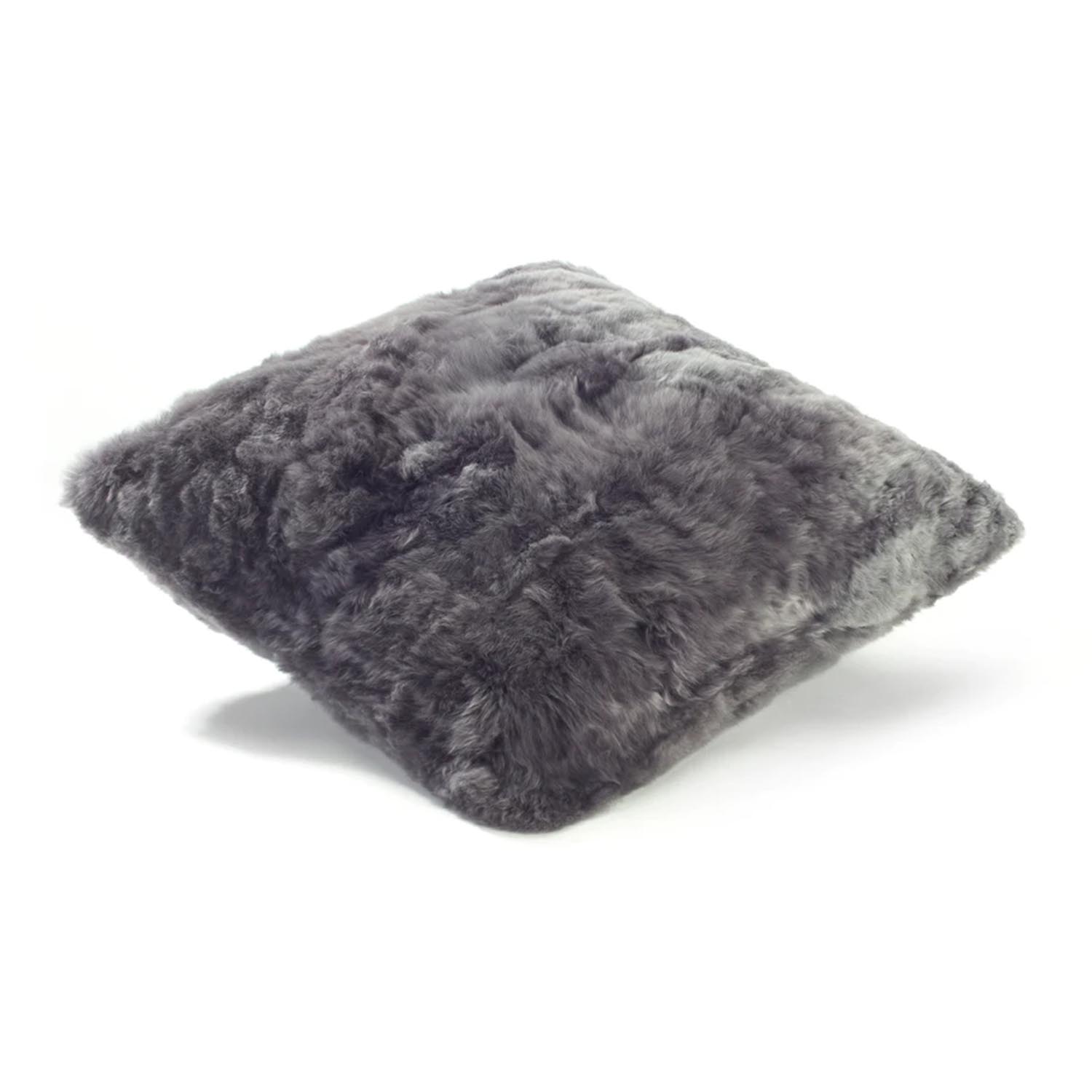 Kissen Nube, Grösse l. 60 x b. 40 cm, Ausführung double-sided, Farbe graphite grey von Weich Couture Alpaca