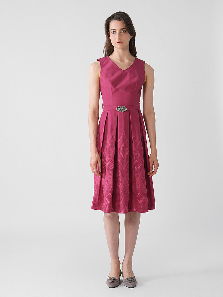WENGER Trachtenkleid CAMILA beere | 42 WENGER Trachtenkleid CAMILA beere | 42 von Wenger