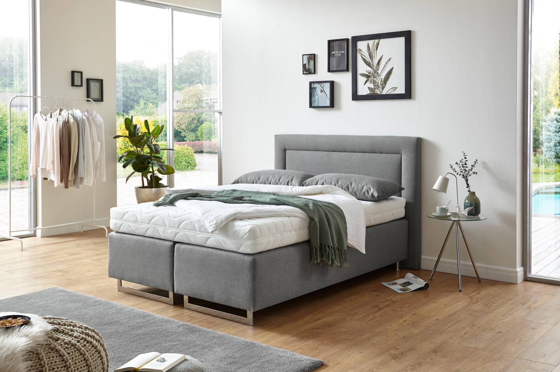 Westfalia Schlafkomfort Boxspringbett, mit Zierkissen und verchromten Kufen, in diversen Ausführungen Westfalia Schlafkomfort Boxspringbett, mit Zierkissen und verchromten Kufen, in diversen Ausführungen von Westfalia Schlafkomfort