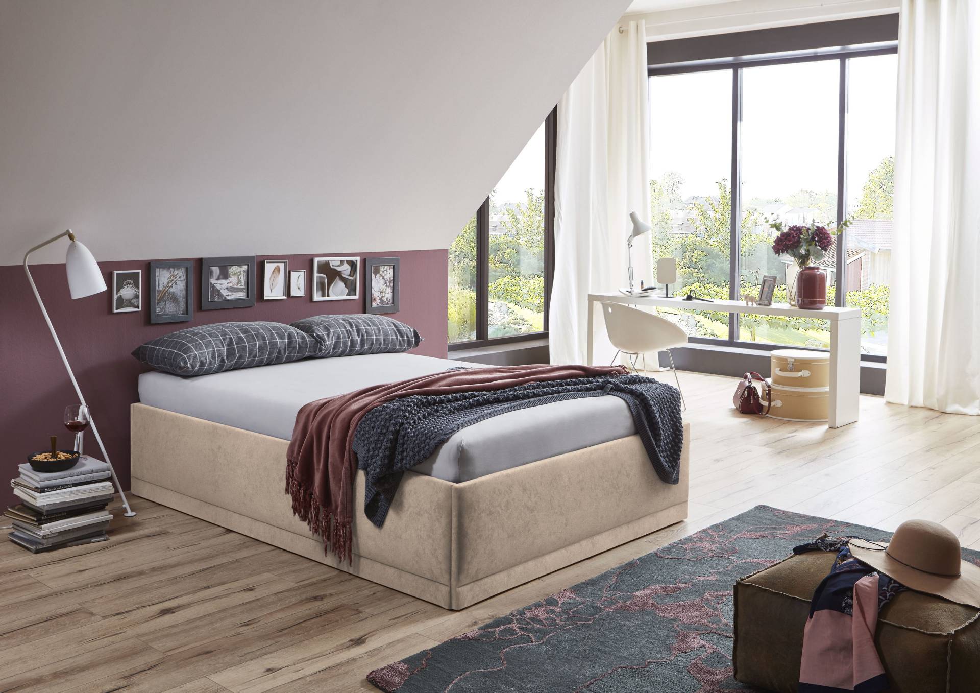 Westfalia Schlafkomfort Polsterbett »Texel«, Standardhöhe mit Zierkissen, Bettkasten bei Ausführung mit Matratze Westfalia Schlafkomfort Polsterbett »Texel«, Standardhöhe mit Zierkissen, Bettkasten bei Ausführung mit Matratze von Westfalia Schlafkomfort