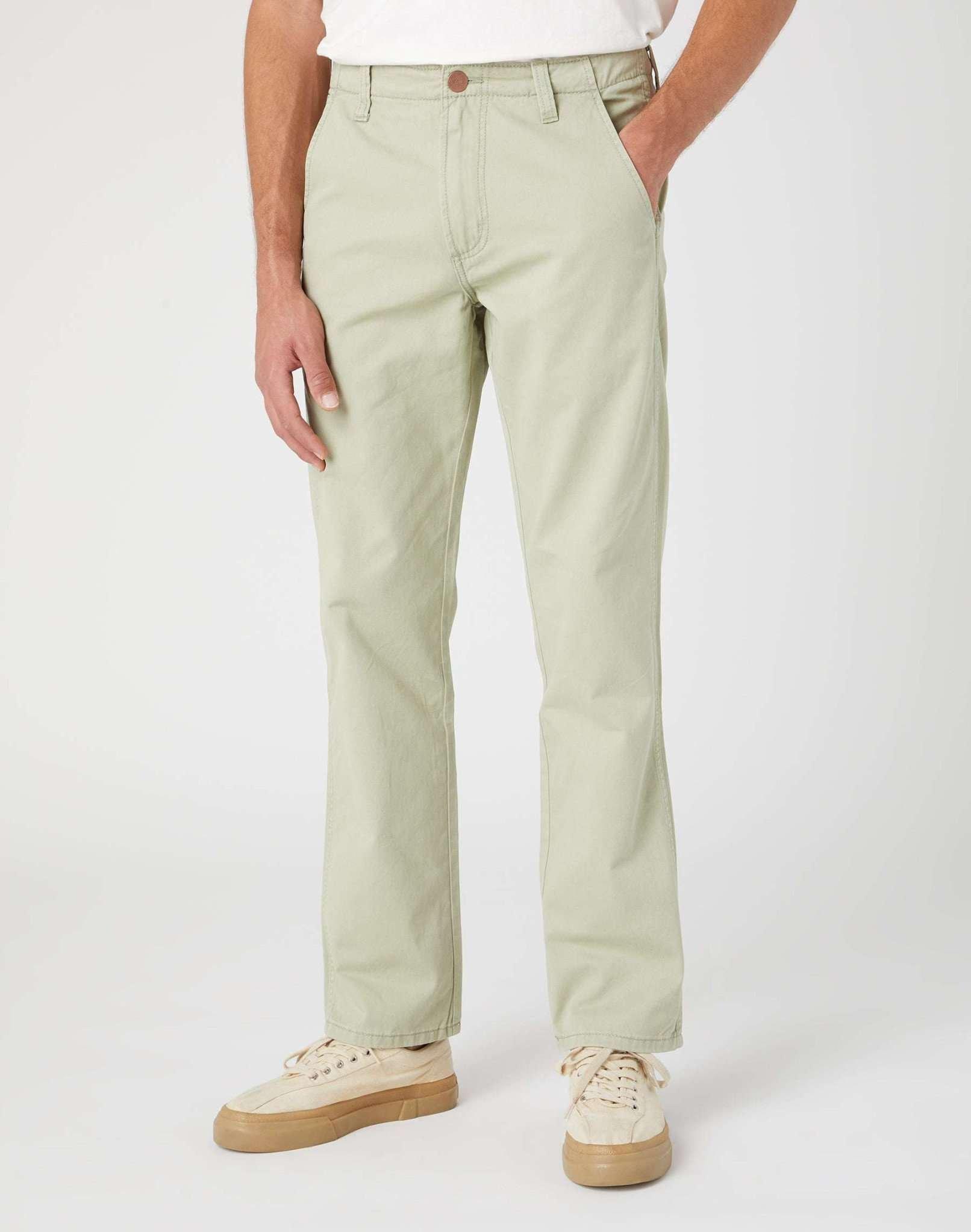 Chinos Casey Jones Chino Herren Hellgrün L32/W33 von Wrangler