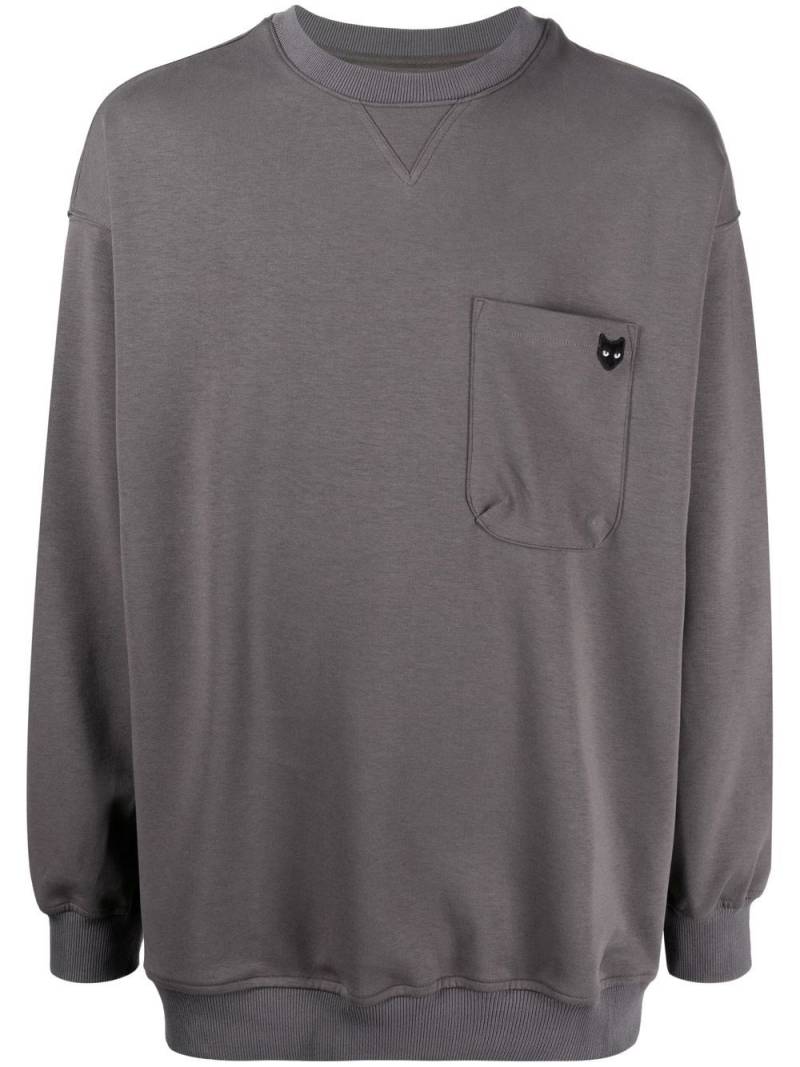 ZZERO BY SONGZIO patch-pocket crew-neck sweatshirt - Grey von ZZERO BY SONGZIO
