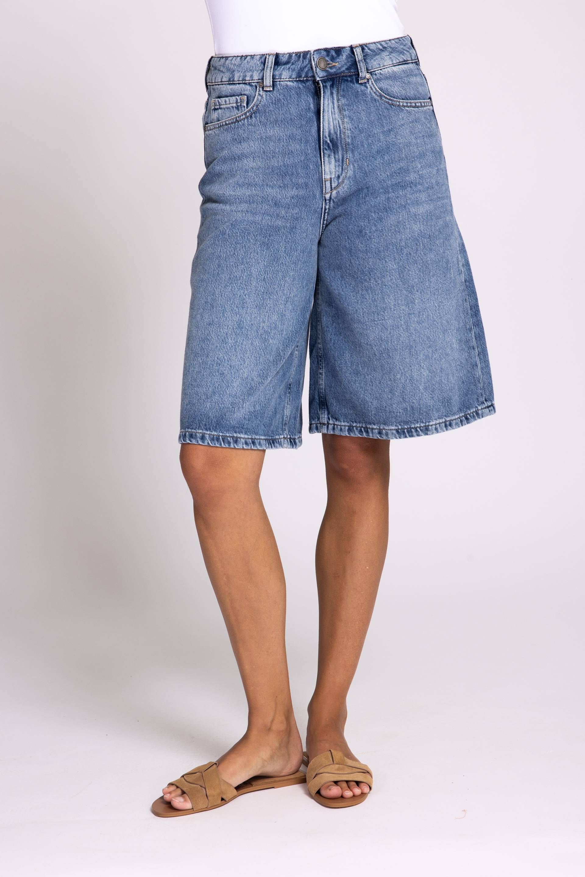 Zhrill Shorts »DINSA«, knielang, im Bermuda-Stil Zhrill Shorts »DINSA«, knielang, im Bermuda-Stil von Zhrill