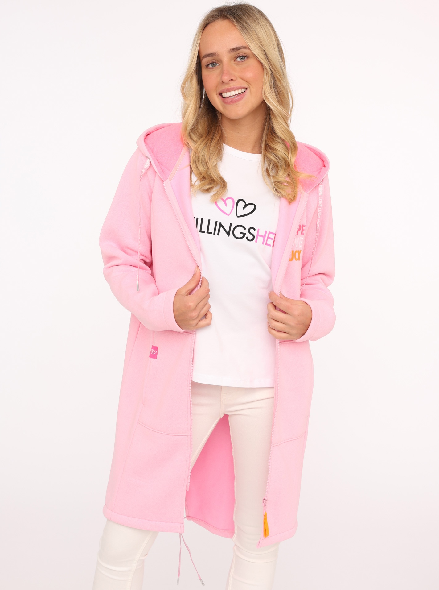 Zwillingsherz Jerseymantel »"Hope Love Luck"«, mit langem Reissverschluss und Seitentaschen Zwillingsherz Jerseymantel »"Hope Love Luck"«, mit langem Reissverschluss und Seitentaschen von Zwillingsherz
