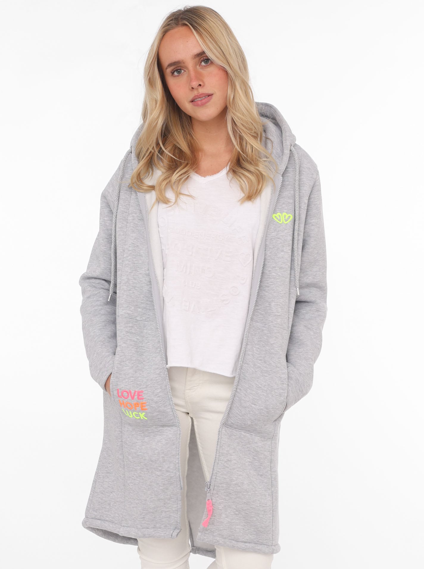 Zwillingsherz Kapuzensweatjacke, mit Kapuze, Rückenprint und kleinere Frontprints Zwillingsherz Kapuzensweatjacke, mit Kapuze, Rückenprint und kleinere Frontprints von Zwillingsherz