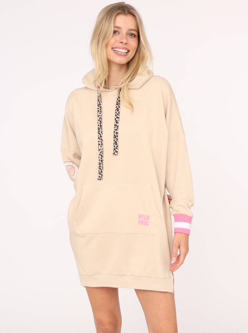 Zwillingsherz Sweatkleid »"Wild Free"«, mit Kapuze, Tasche, Leo-Detail und grosser Stickerei hinten von Zwillingsherz