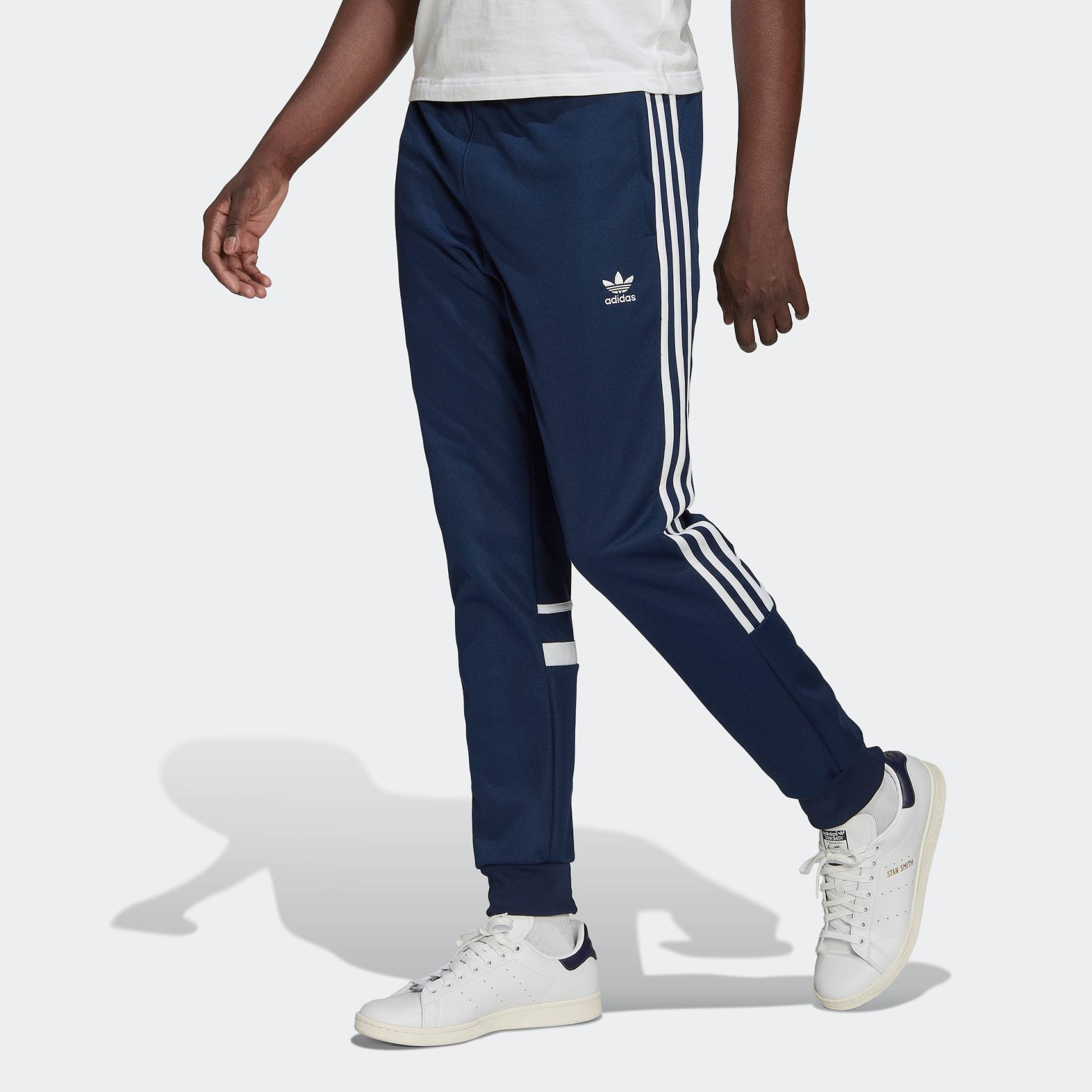 adidas Originals Sporthose »ADICOLOR CLASSICS CUTLINE HOSE«, (1 tlg.) adidas Originals Sporthose »ADICOLOR CLASSICS CUTLINE HOSE«, (1 tlg.) von adidas Originals