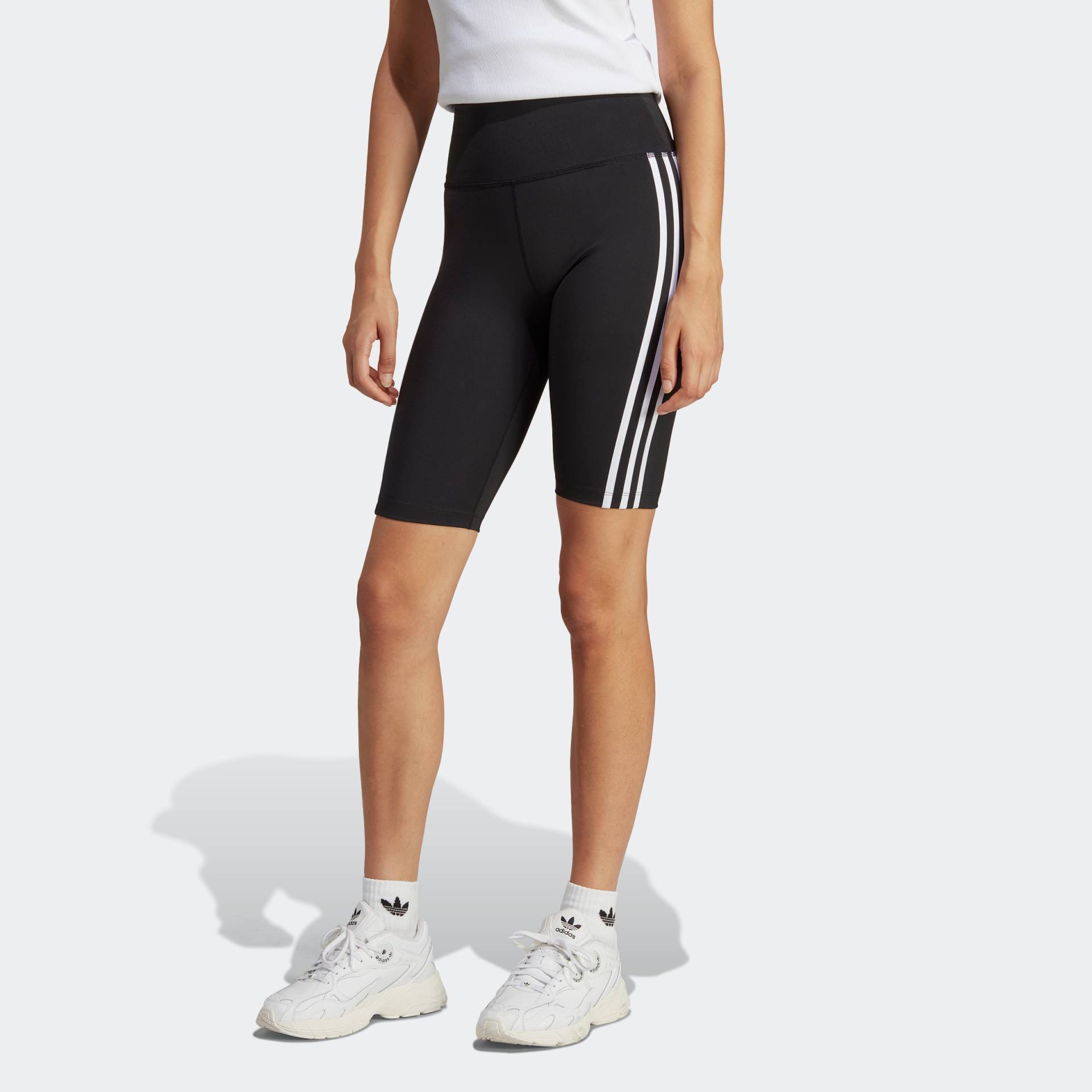 adidas Originals Sporthose »ADICOLOR CLASSICS HIGHWAISTED KURZE«, (1 tlg.) adidas Originals Sporthose »ADICOLOR CLASSICS HIGHWAISTED KURZE«, (1 tlg.) von adidas Originals