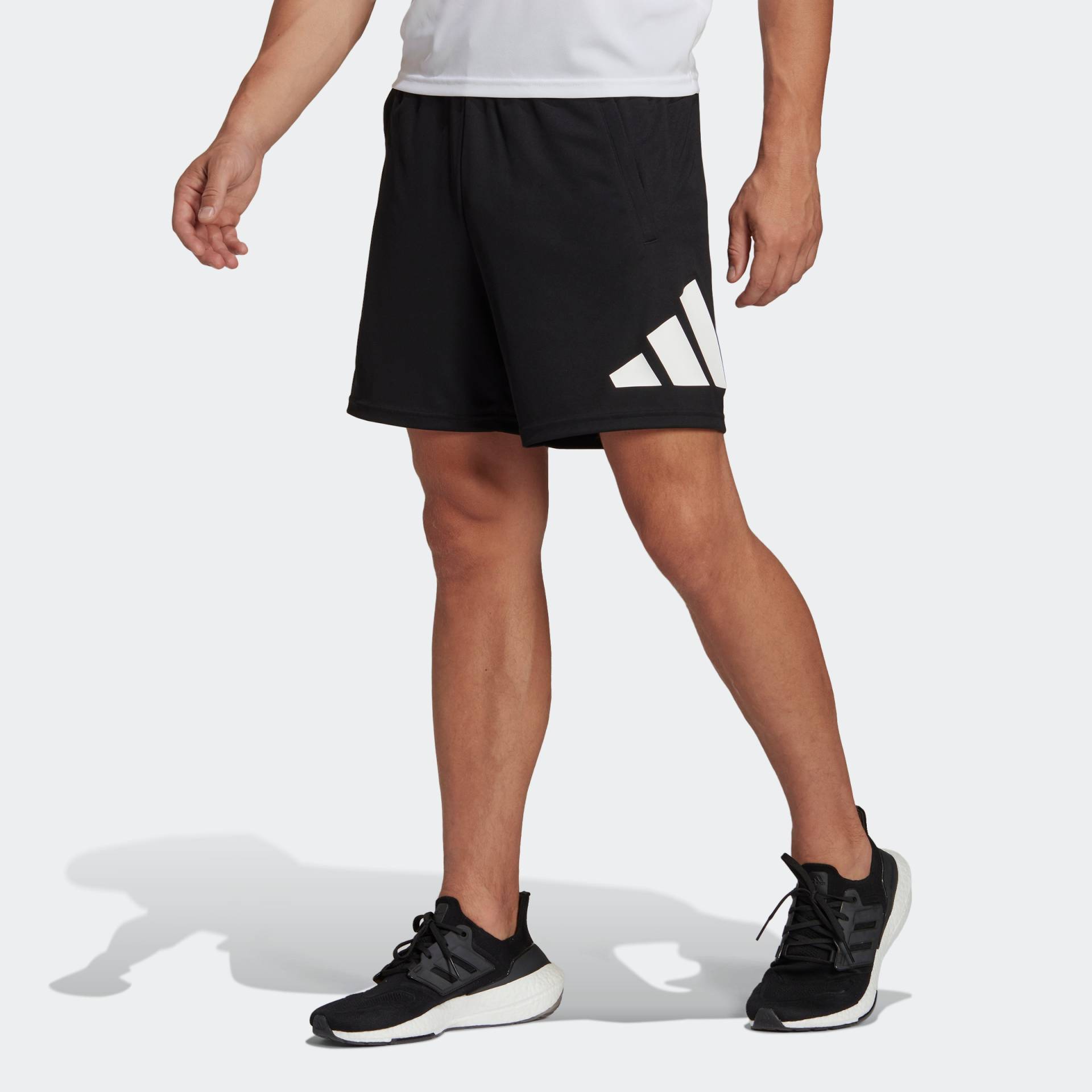 adidas Performance Shorts »TRAIN ESSENTIALS LOGO TRAINING«, (1 tlg.) von adidas performance