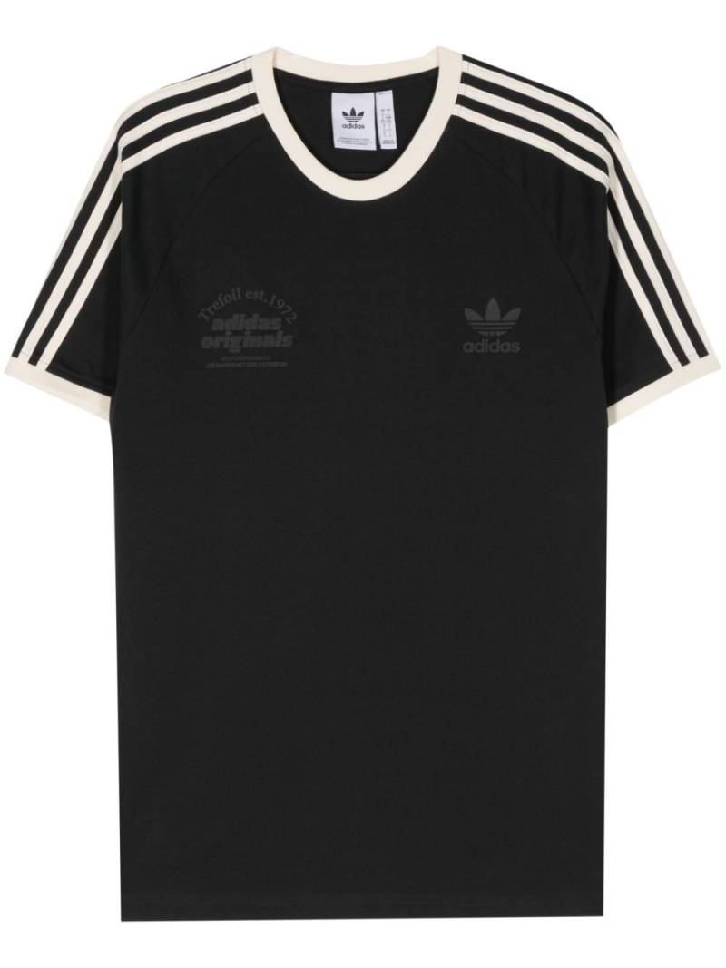 adidas embossed-logo cotton T-shirt - Black von adidas