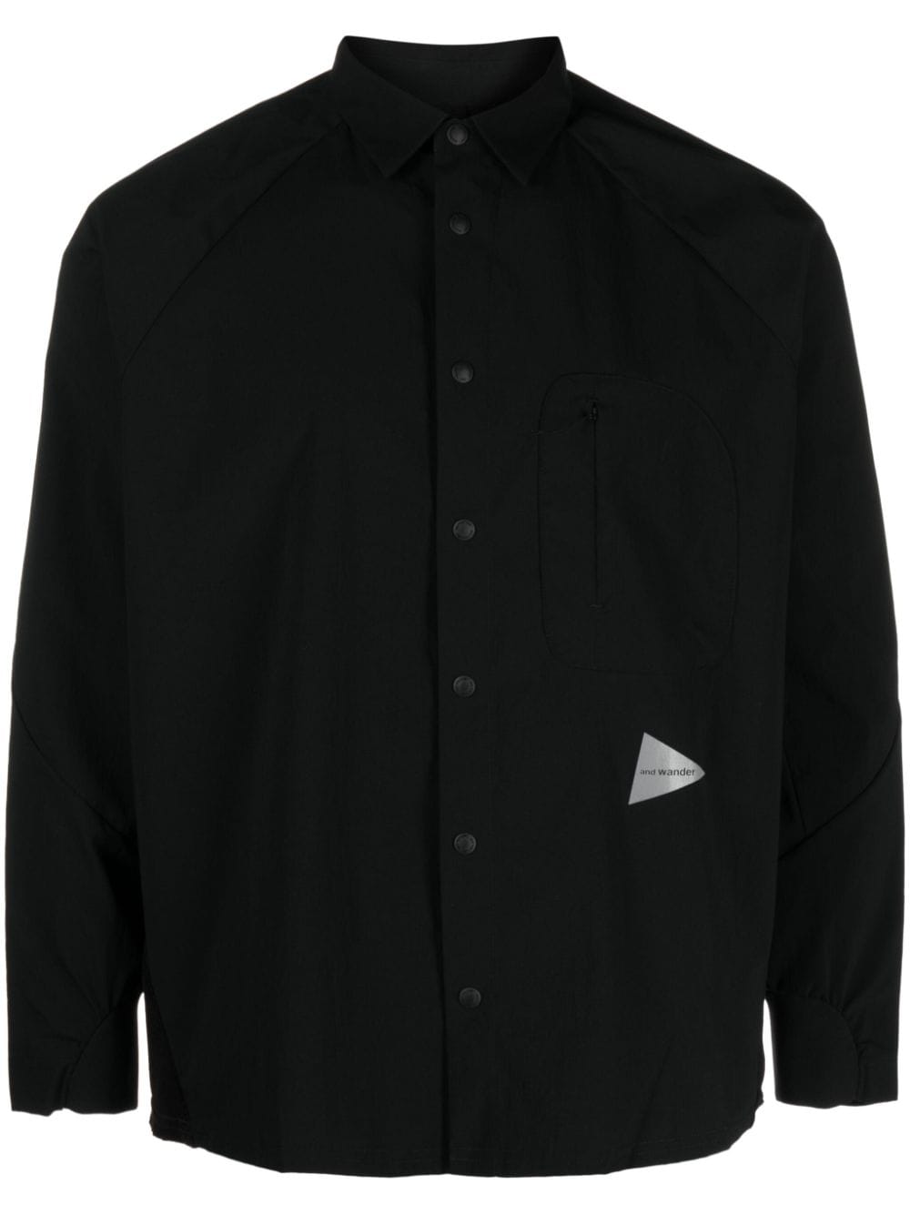 and Wander logo-patch spread-collar shirt - Black von and Wander