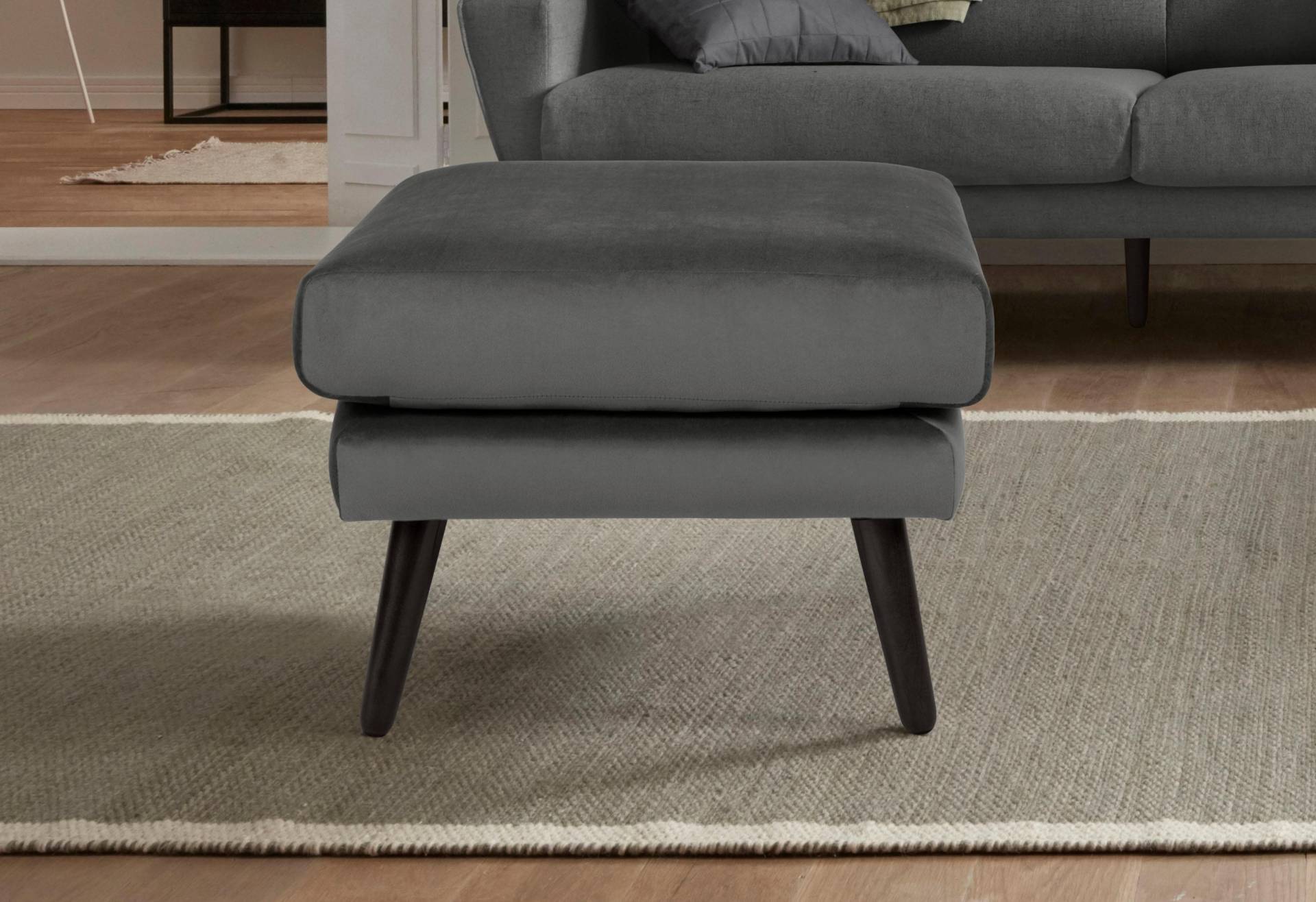 andas Hocker »Bille«, mit Eiche-Beinen, Design by Morten Georgsen andas Hocker »Bille«, mit Eiche-Beinen, Design by Morten Georgsen von andas