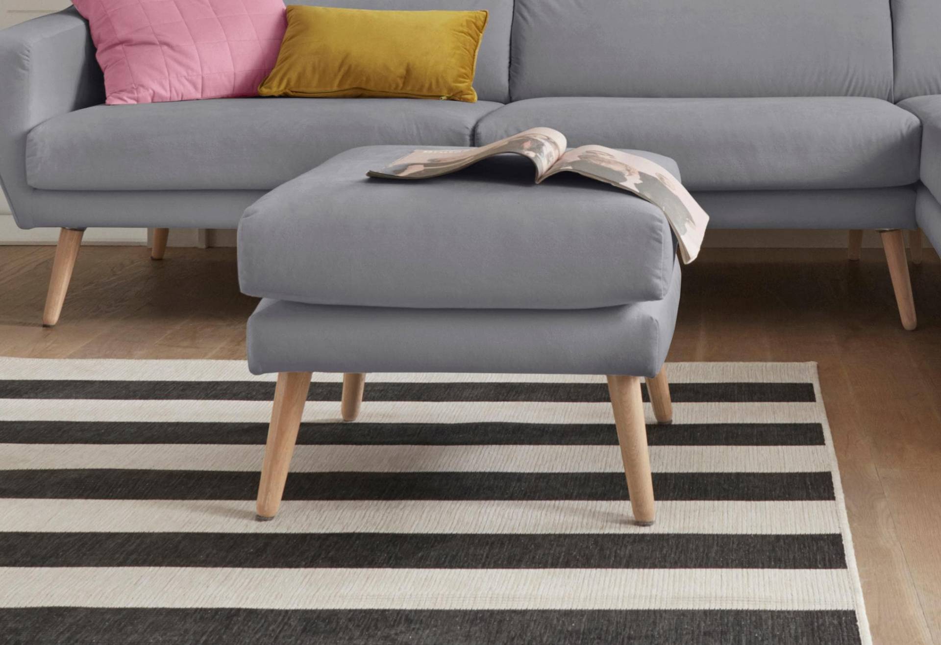 andas Hocker »Bille«, mit Eiche-Beinen, Design by Morten Georgsen andas Hocker »Bille«, mit Eiche-Beinen, Design by Morten Georgsen von andas