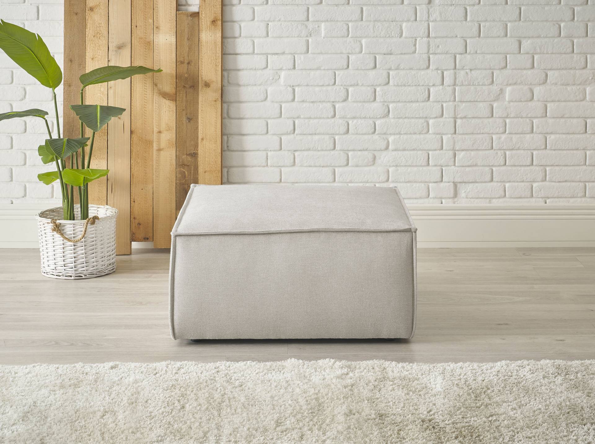 andas Hocker »Finnley«, quadratisch, passt z. Loveseat Finnley andas Hocker »Finnley«, quadratisch, passt z. Loveseat Finnley von andas