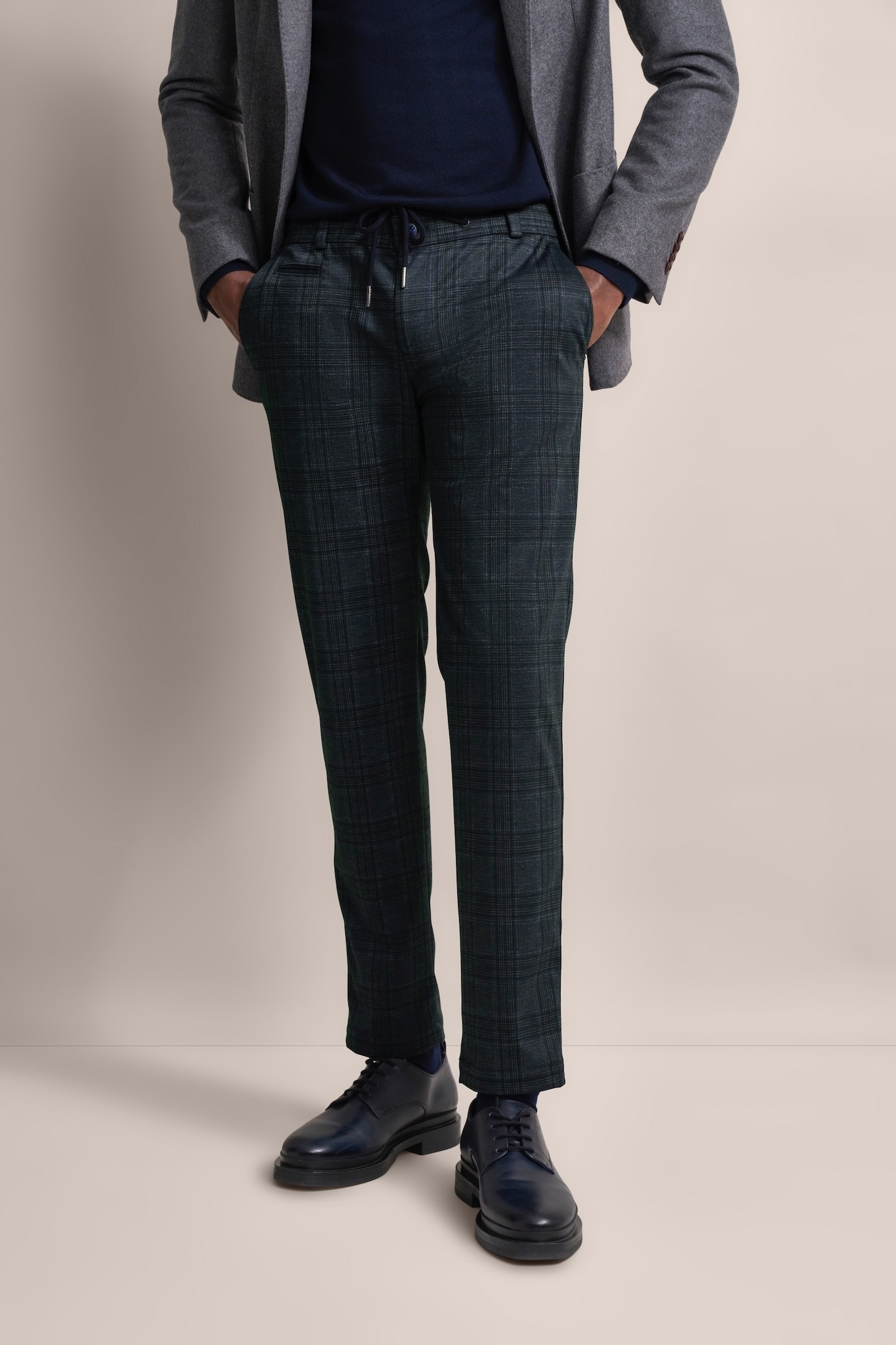bugatti Chinohose, mit Gummizug bugatti Chinohose, mit Gummizug von bugatti