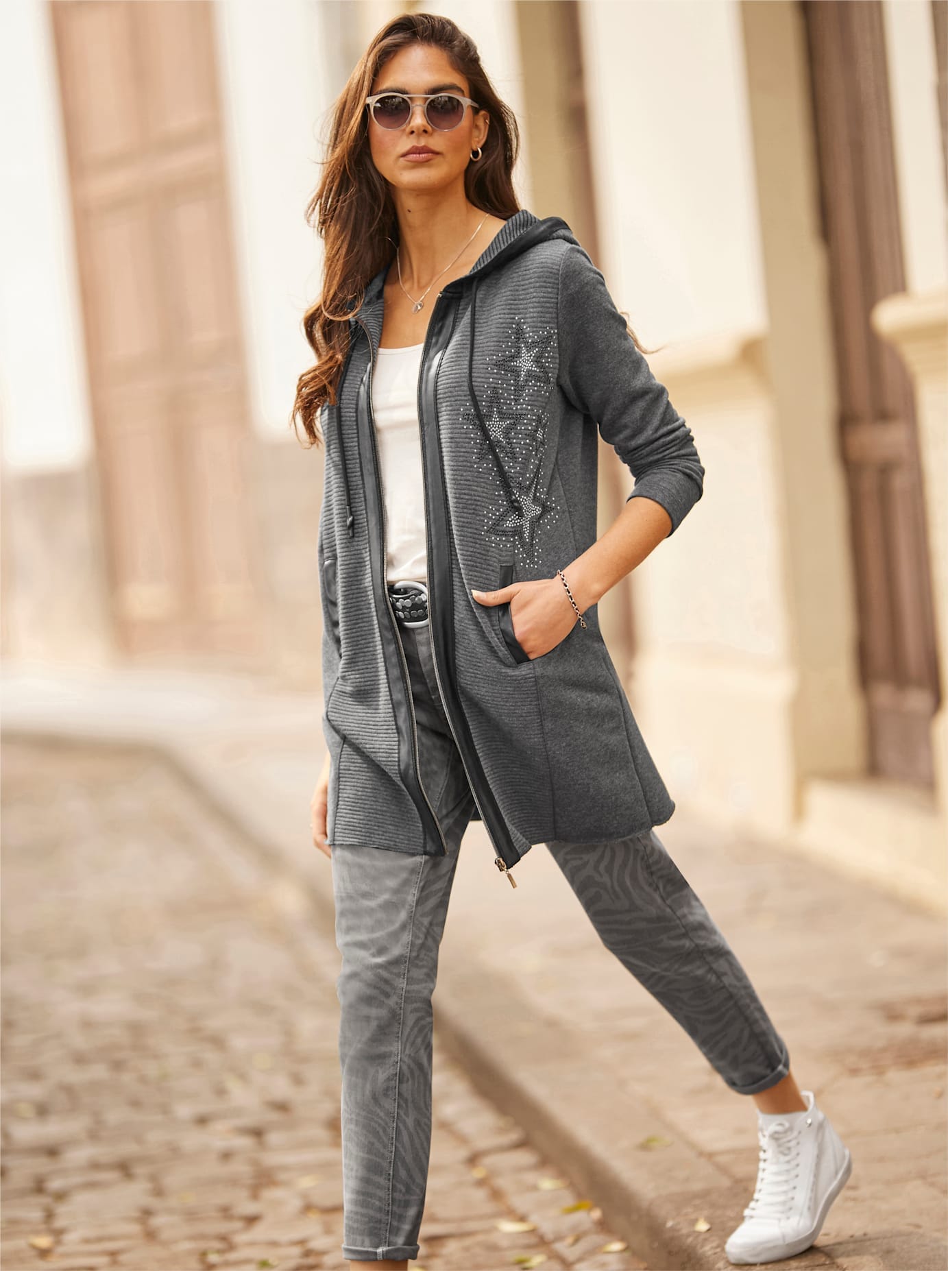 heine Shirtjacke »Sweatshirtjacke«, (1 tlg.) heine Shirtjacke »Sweatshirtjacke«, (1 tlg.) von heine