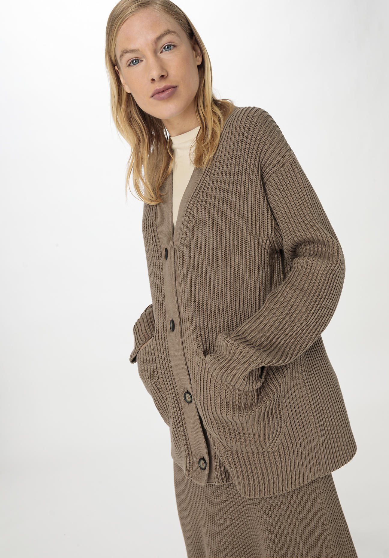 hessnatur Damen Cardigan Oversize aus Bio-Baumwolle - braun GrösseL von hessnatur