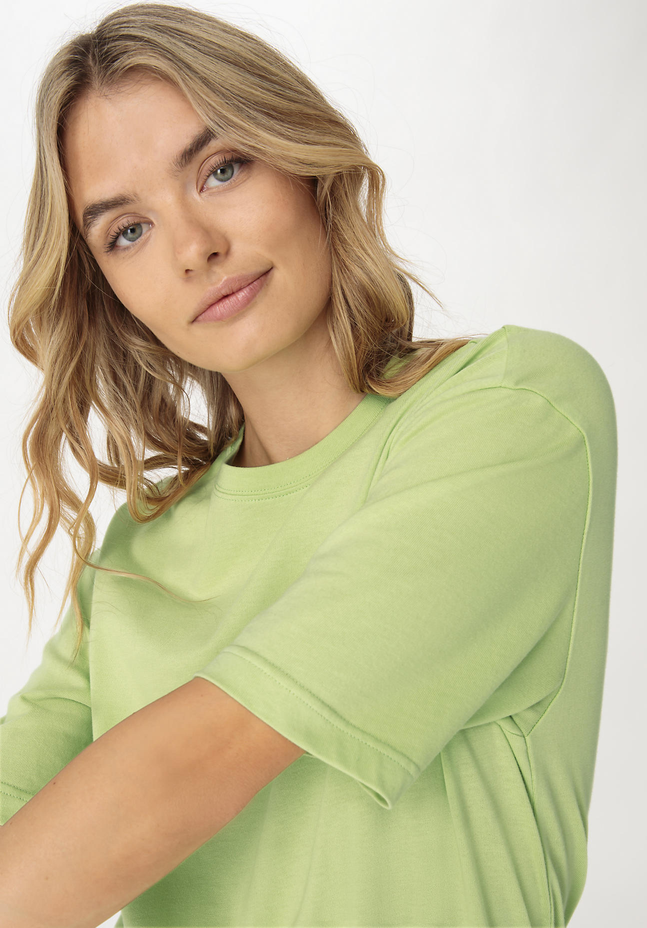 hessnatur Damen Heavy Shirt Oversize aus Bio-Baumwolle - grün Grösse34 von hessnatur