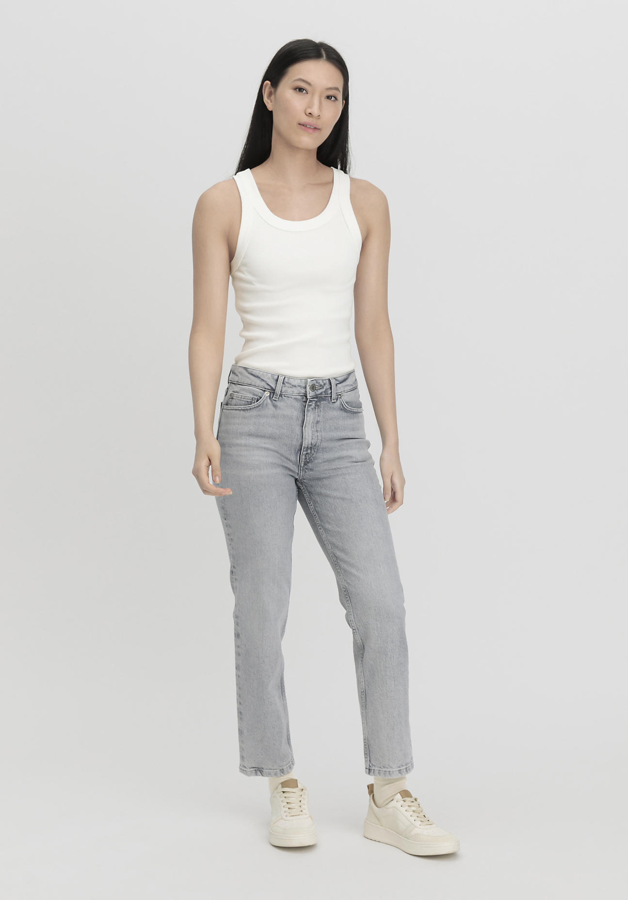 hessnatur Damen Jeans BEA High Rise Straight aus Bio-Denim - grau Grösse31/30 von hessnatur