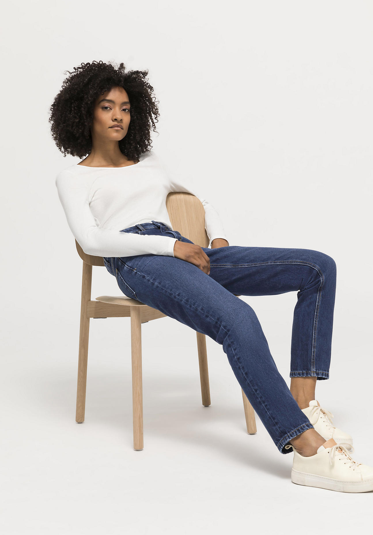 hessnatur Damen Jeans HANNA High Rise Mom aus Bio-Denim - blau Grösse26/30 von hessnatur