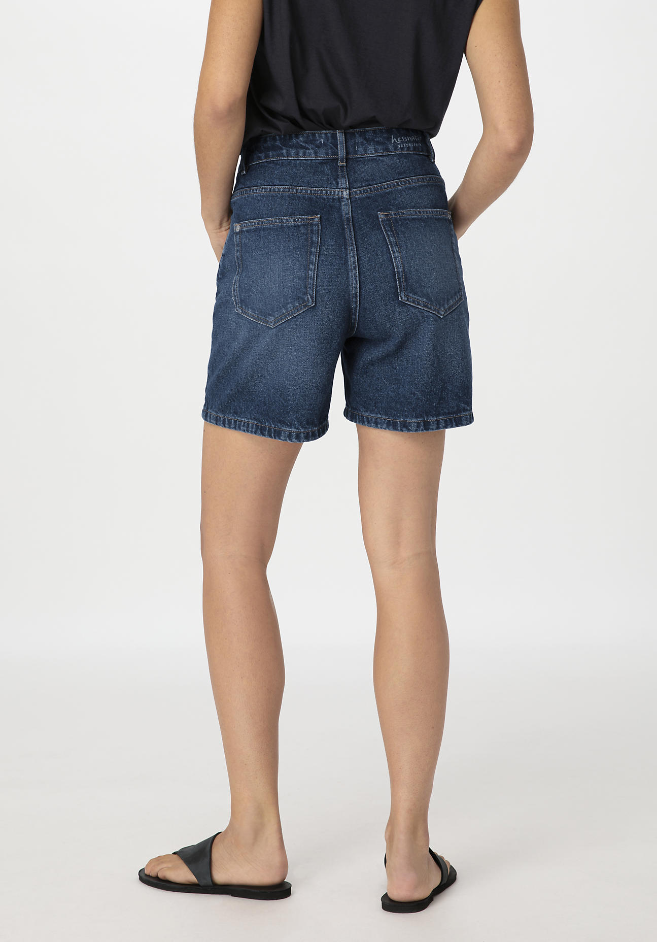 hessnatur Damen Jeans Shorts Relaxed aus Bio-Denim - blau Grösse30 von hessnatur