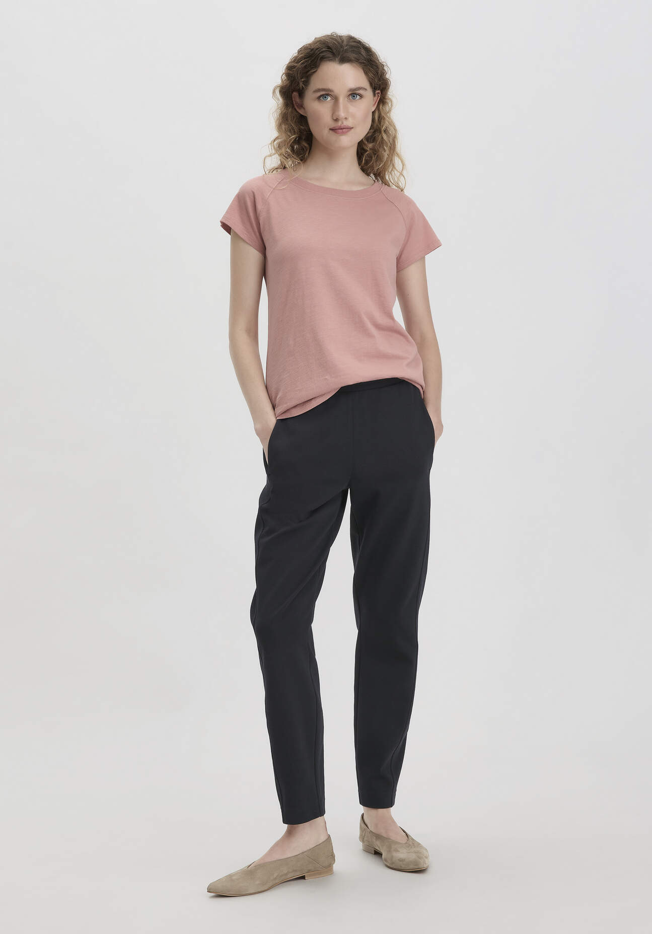 hessnatur Damen Jersey-Hose Regular aus Bio-Baumwolle - schwarz Grösse34 von hessnatur