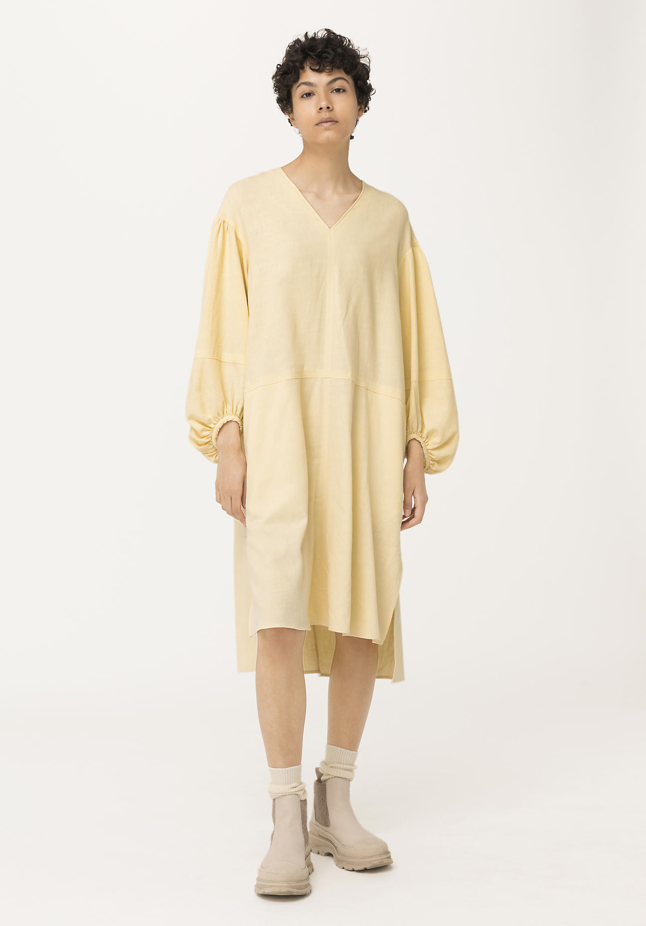 hessnatur Damen Kleid aus Bio-Baumwolle mit Leinen - gelb GrösseL von hessnatur