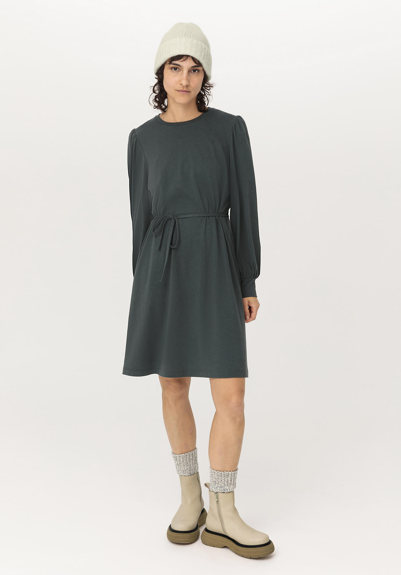 hessnatur Damen Mini-Kleid aus Bio-Baumwolle mit Bio-Merinowolle - grün Grösse46 von hessnatur