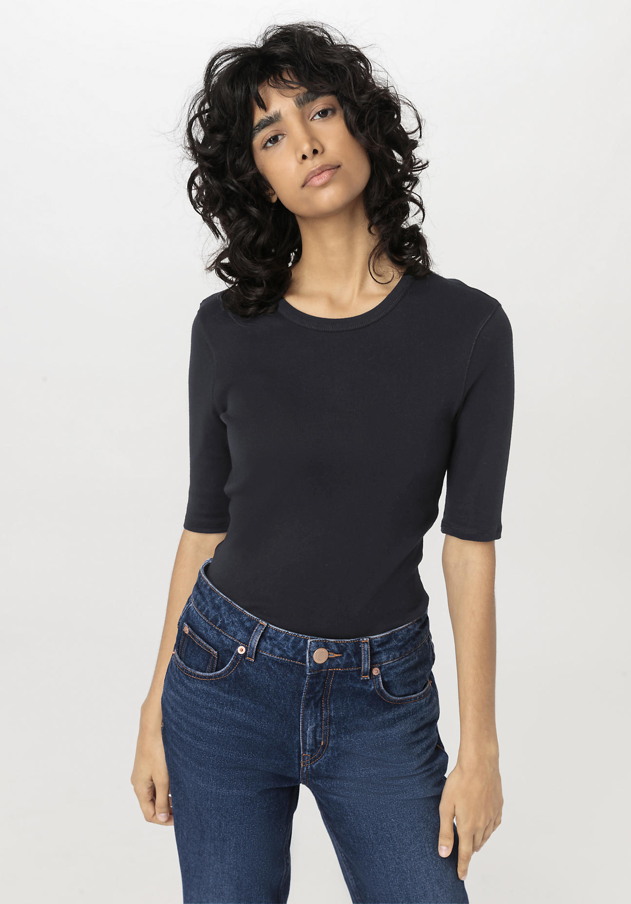 hessnatur Damen Softrib Shirt Slim aus Bio-Baumwolle und TENCEL™ Modal - schwarz Grösse44 von hessnatur