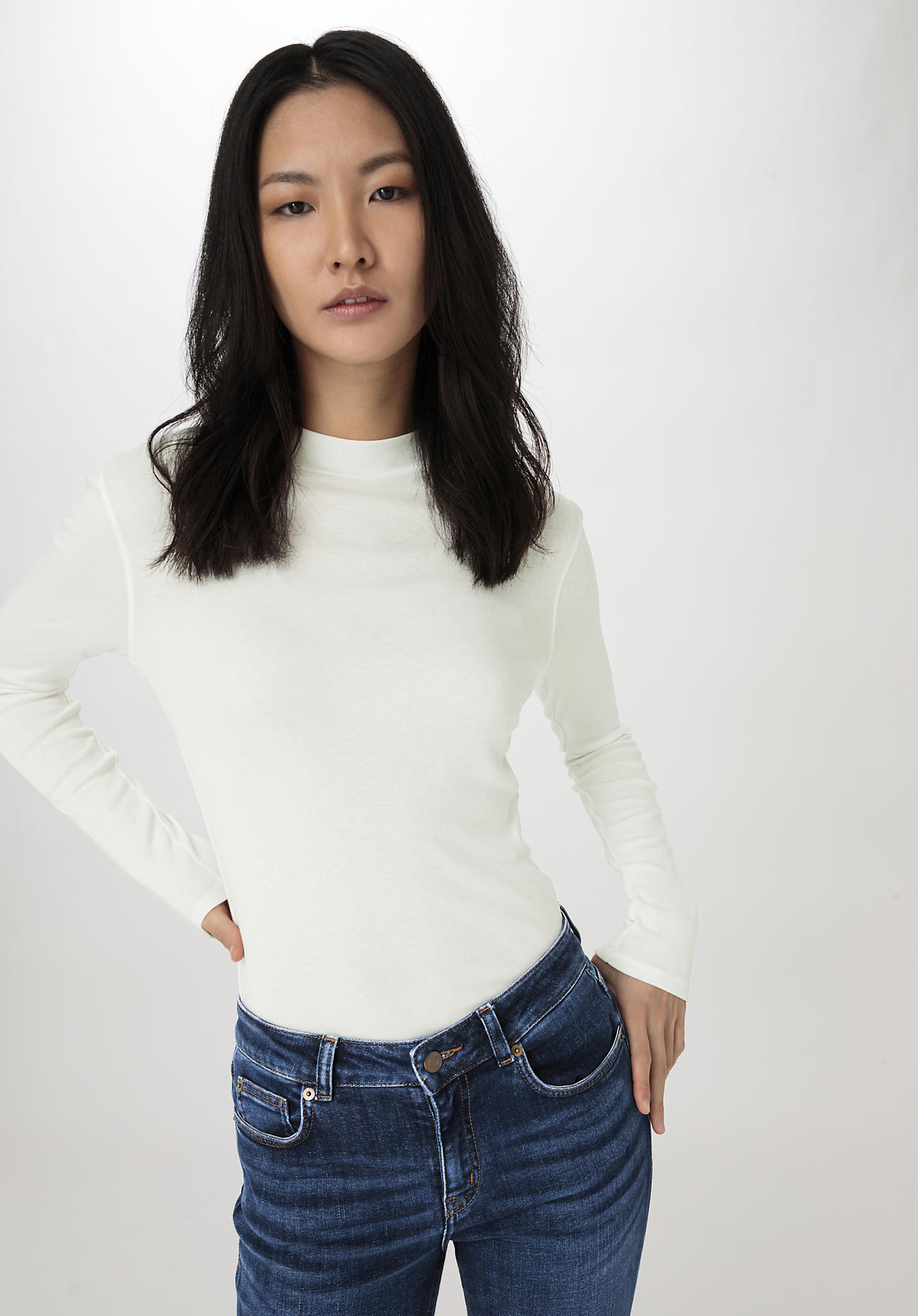 hessnatur Damen Softrib Langarmshirt Slim aus Bio-Baumwolle und TENCEL™ Modal - weiß Grösse42 von hessnatur