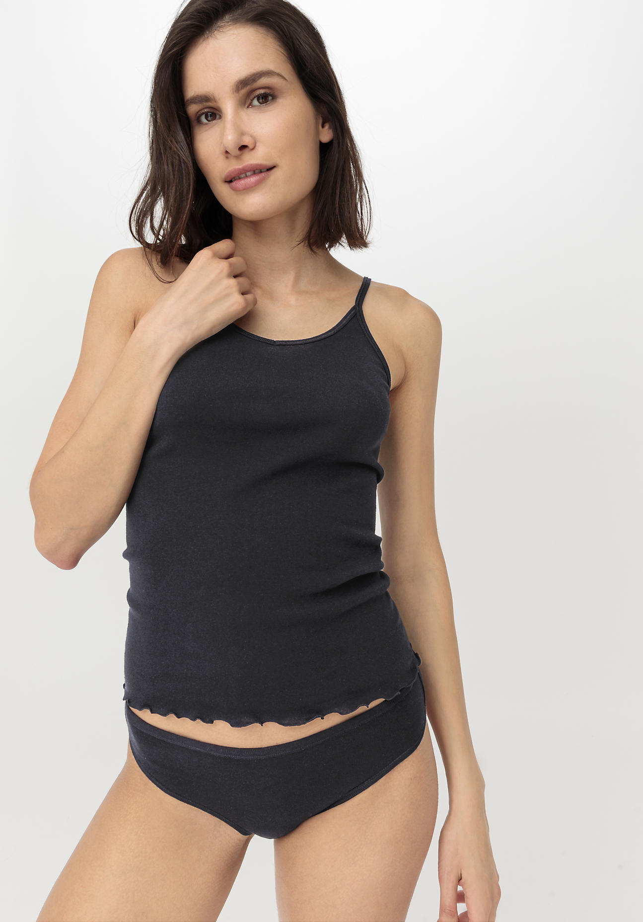 hessnatur Damen Spaghetti Top Fitted im PURE NATURE aus Bio-Baumwolle - schwarz Grösse38 von hessnatur