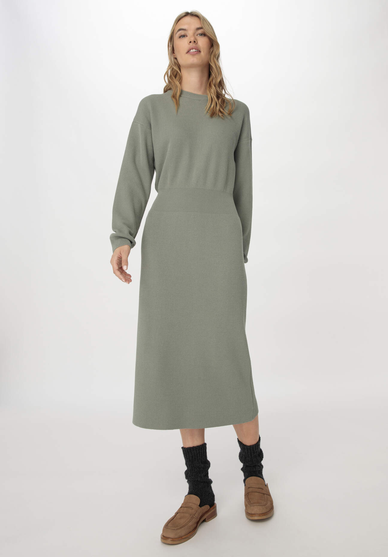 hessnatur Damen Strickkleid Midi Relaxed aus Bio-Baumwolle - grün Grösse40 hessnatur Damen Strickkleid Midi Relaxed aus Bio-Baumwolle - grün Grösse40 von hessnatur