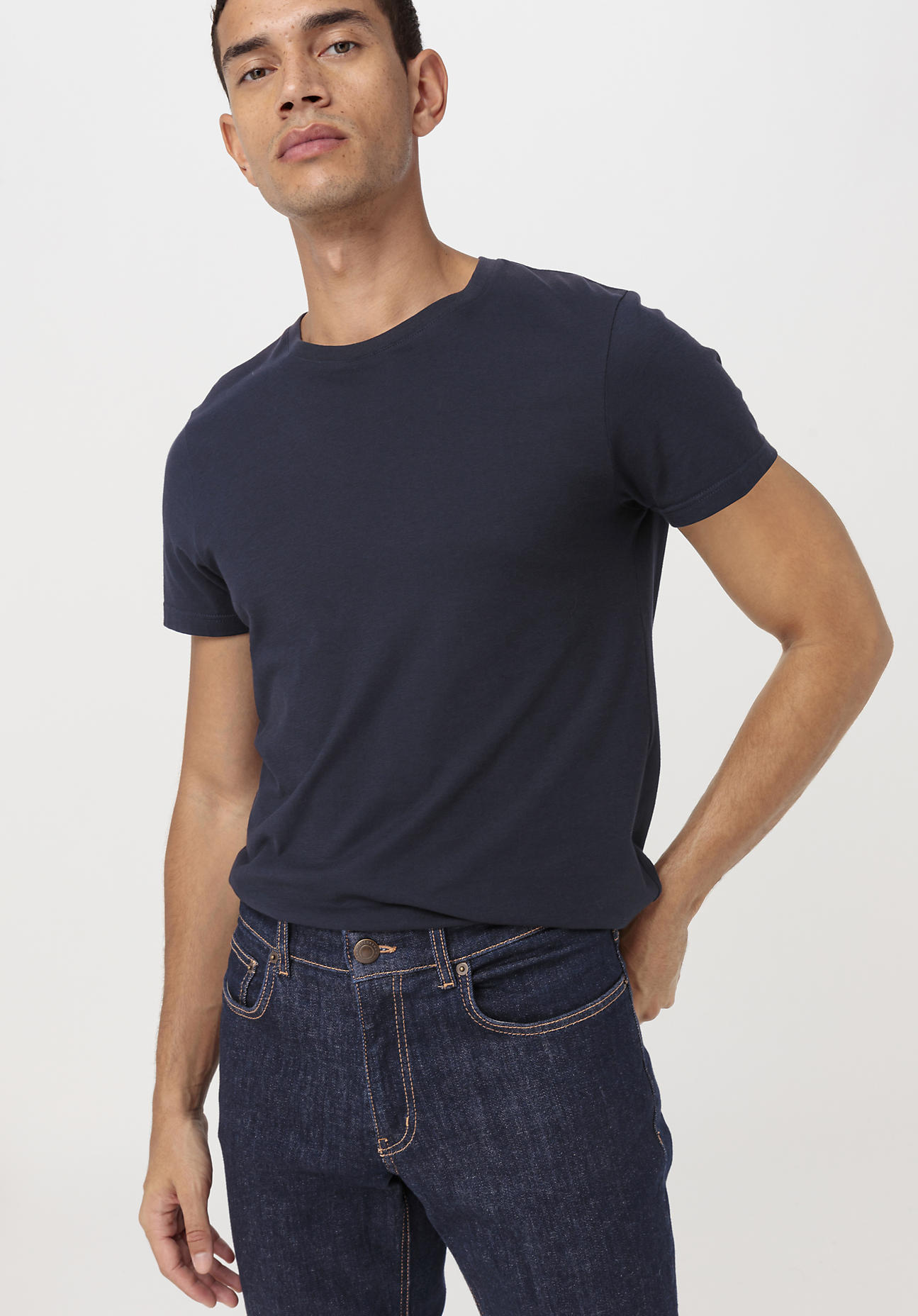 hessnatur Herren Basic T-Shirt Regular aus Bio-Baumwolle im - blau Grösse52 von hessnatur