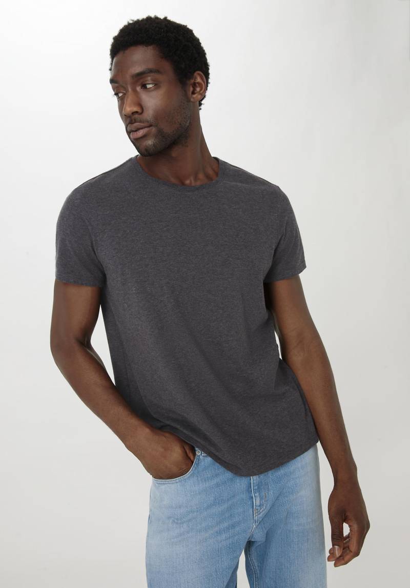hessnatur Herren Basic T-Shirt Regular aus Bio-Baumwolle im - schwarz Grösse56 von hessnatur