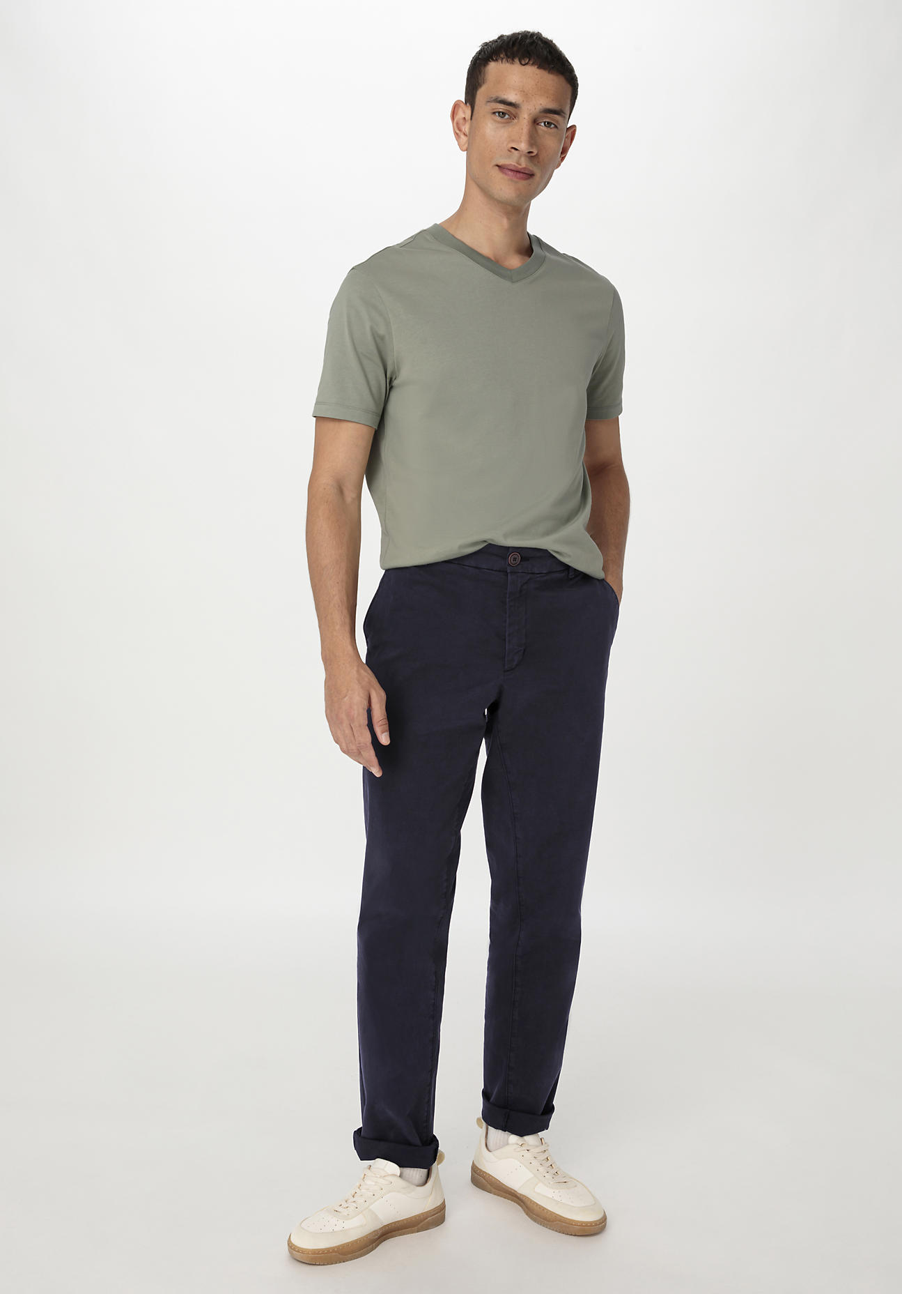 hessnatur Herren Chino LENN Regular aus Bio-Baumwolle - blau Grösse46 von hessnatur