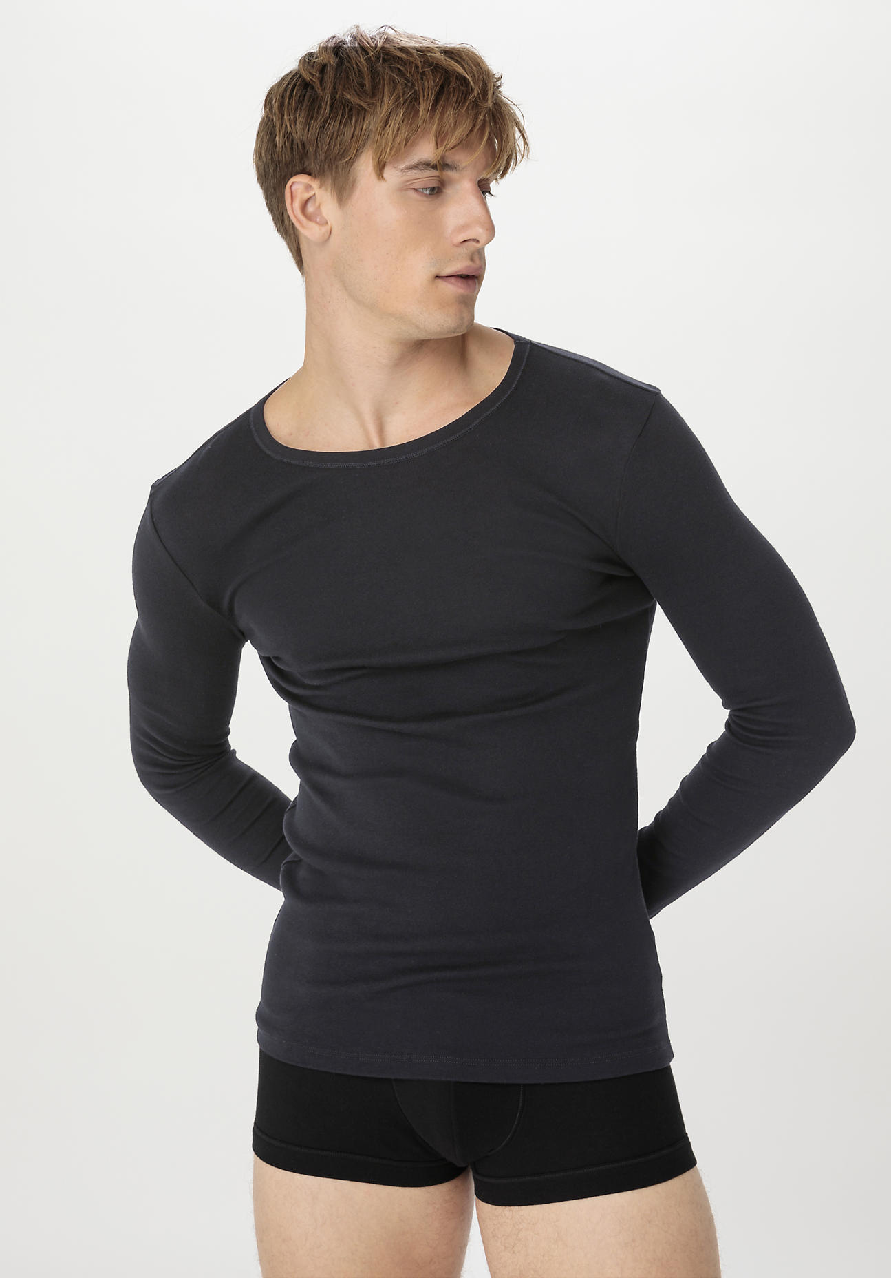 hessnatur Herren Langarmshirt Regular im PURE NATURE aus Bio-Baumwolle - schwarz Grösse4 von hessnatur