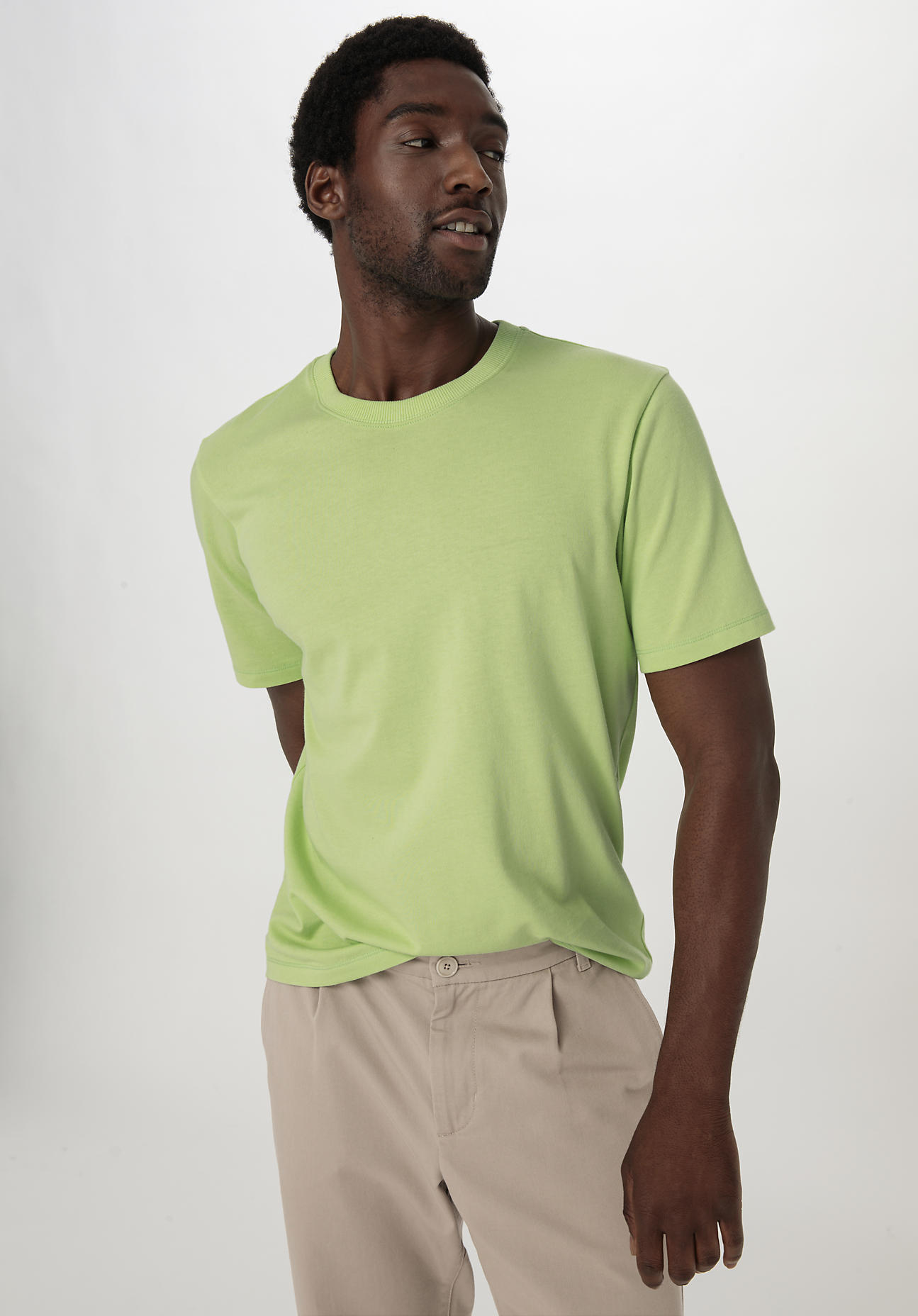 hessnatur Herren T-Shirt Relaxed aus Bio-Baumwolle - grün GrösseXL von hessnatur