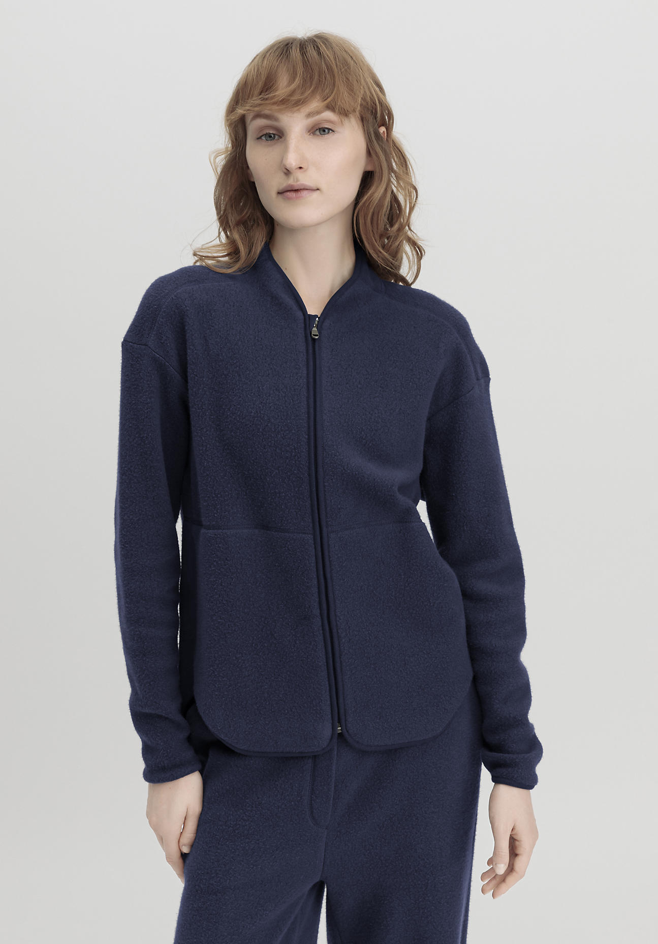 hessnatur Loungewear Fleece Jacke Regular ACTIVE LIGHT aus Bio-Baumwolle - blau GrösseM von hessnatur