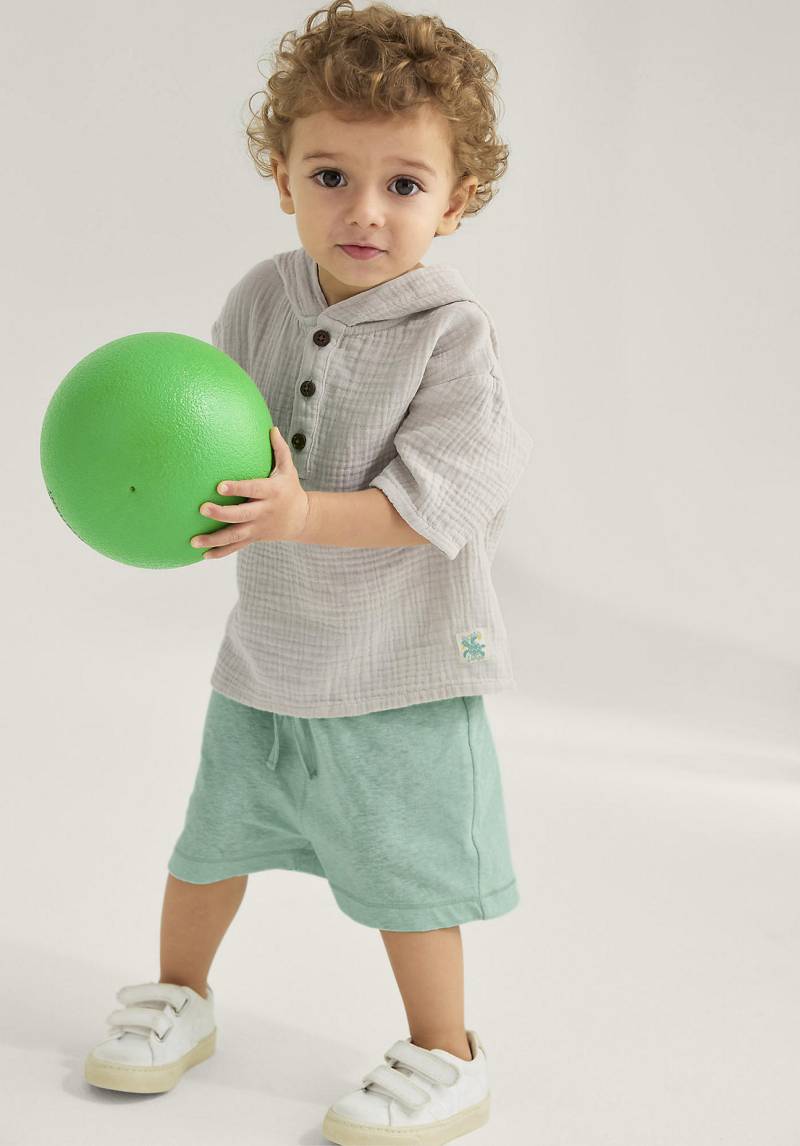 hessnatur Baby Shorts Regluar aus Bio-Baumwolle mit Leinen - grün Grösse98/104 von hessnatur